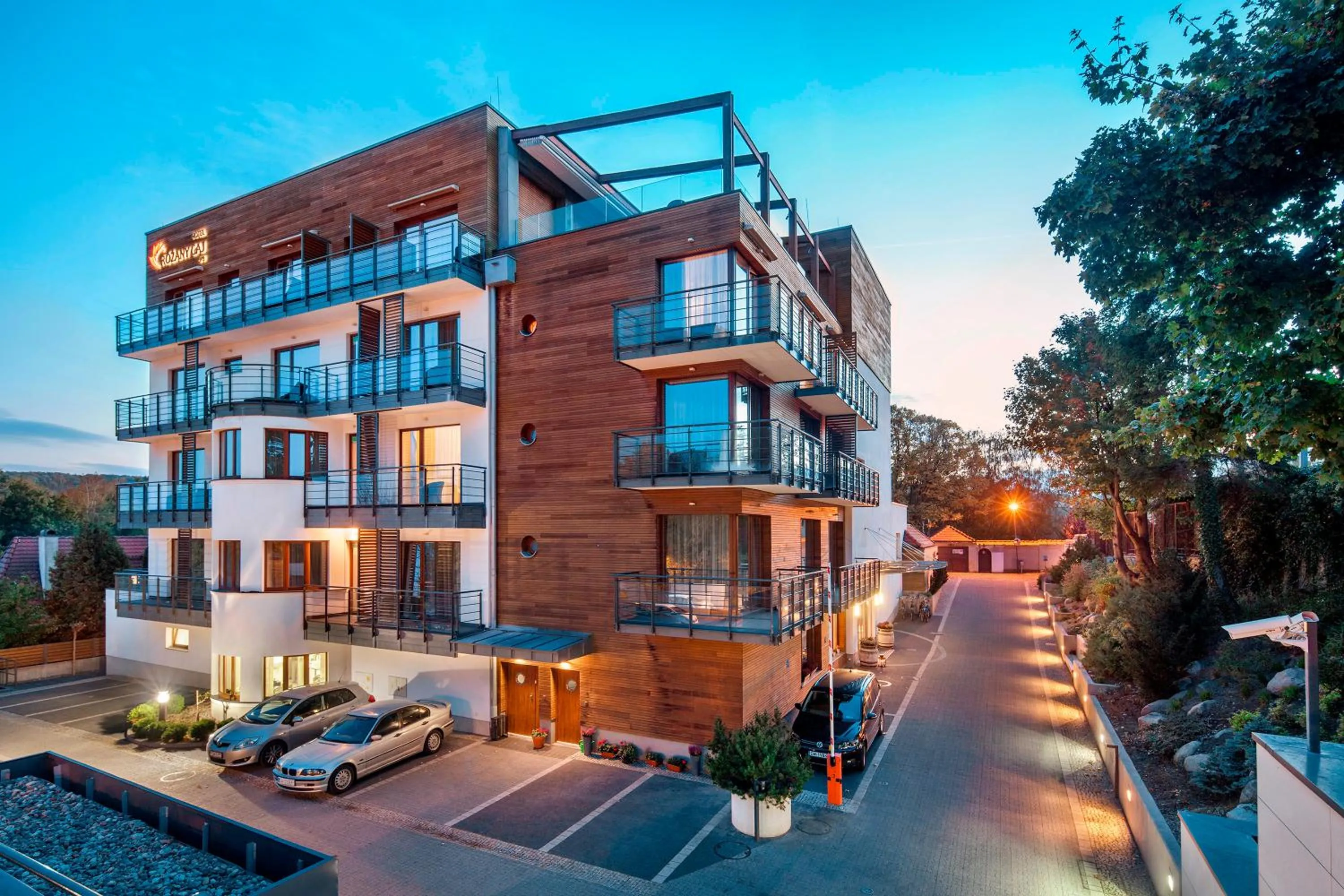 Facade/entrance in Hotel Różany Gaj - Destigo Hotels