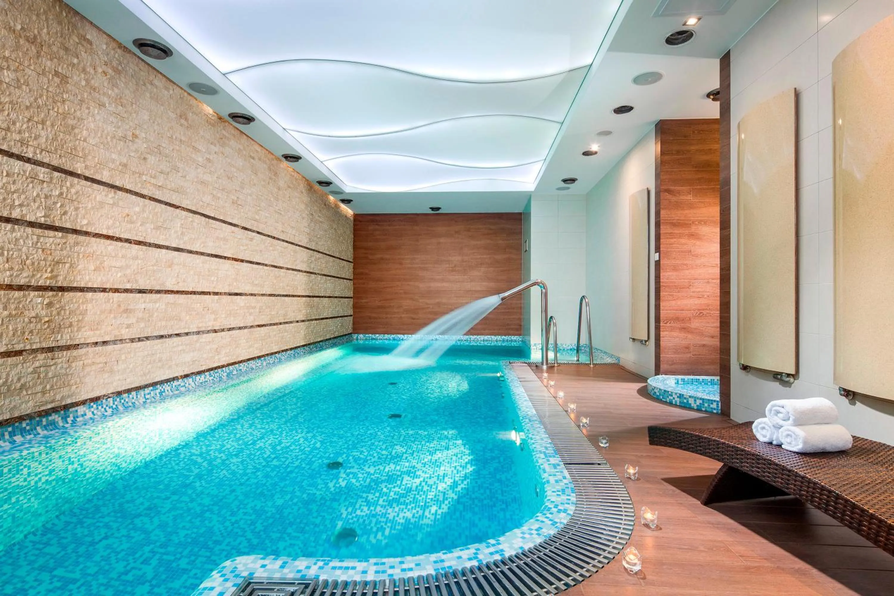 Swimming pool in Hotel Różany Gaj - Destigo Hotels