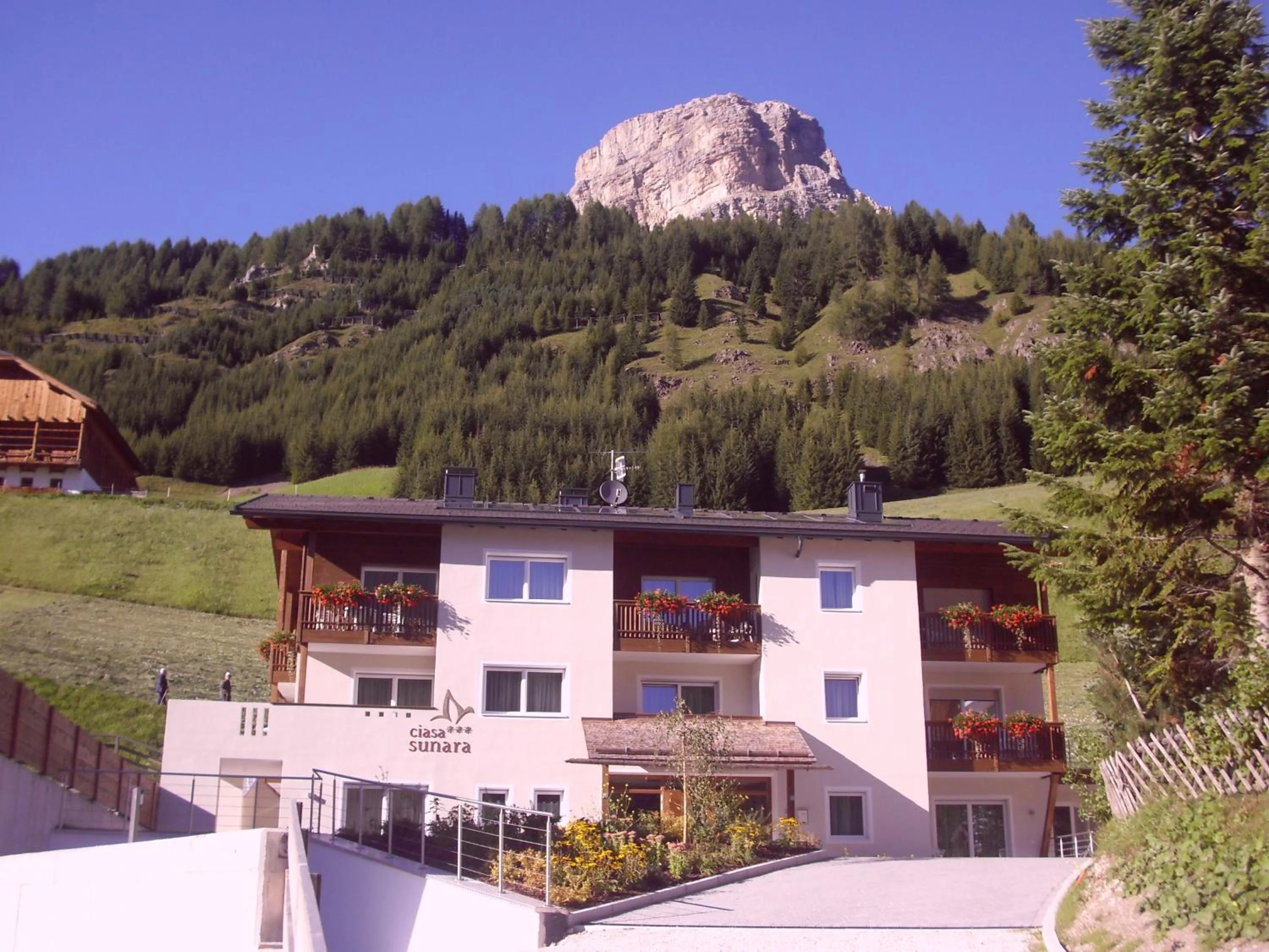 Facade/entrance in Ciasa Sunara