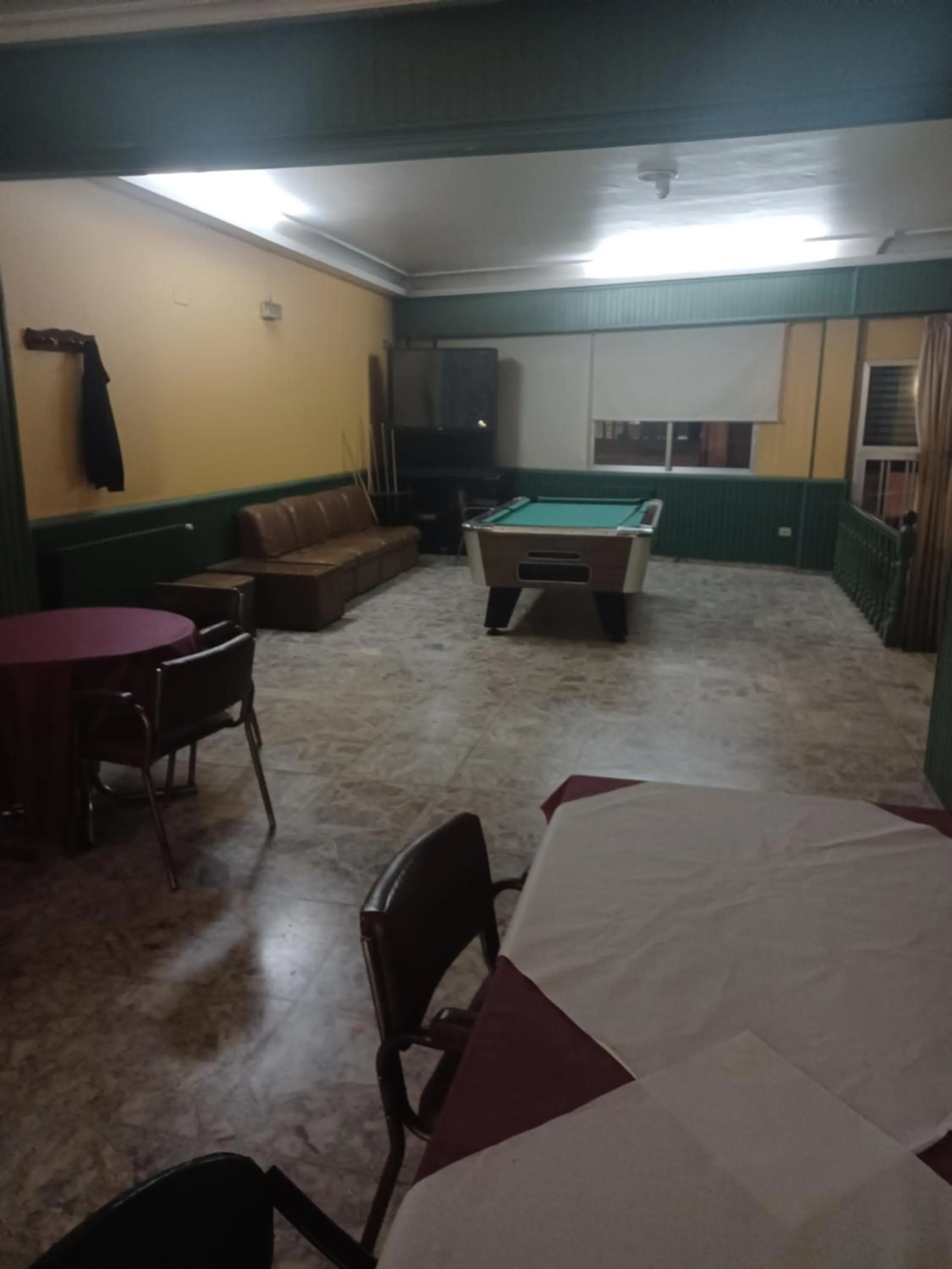 Restaurant/places to eat in Hotel 2 de mayo 2