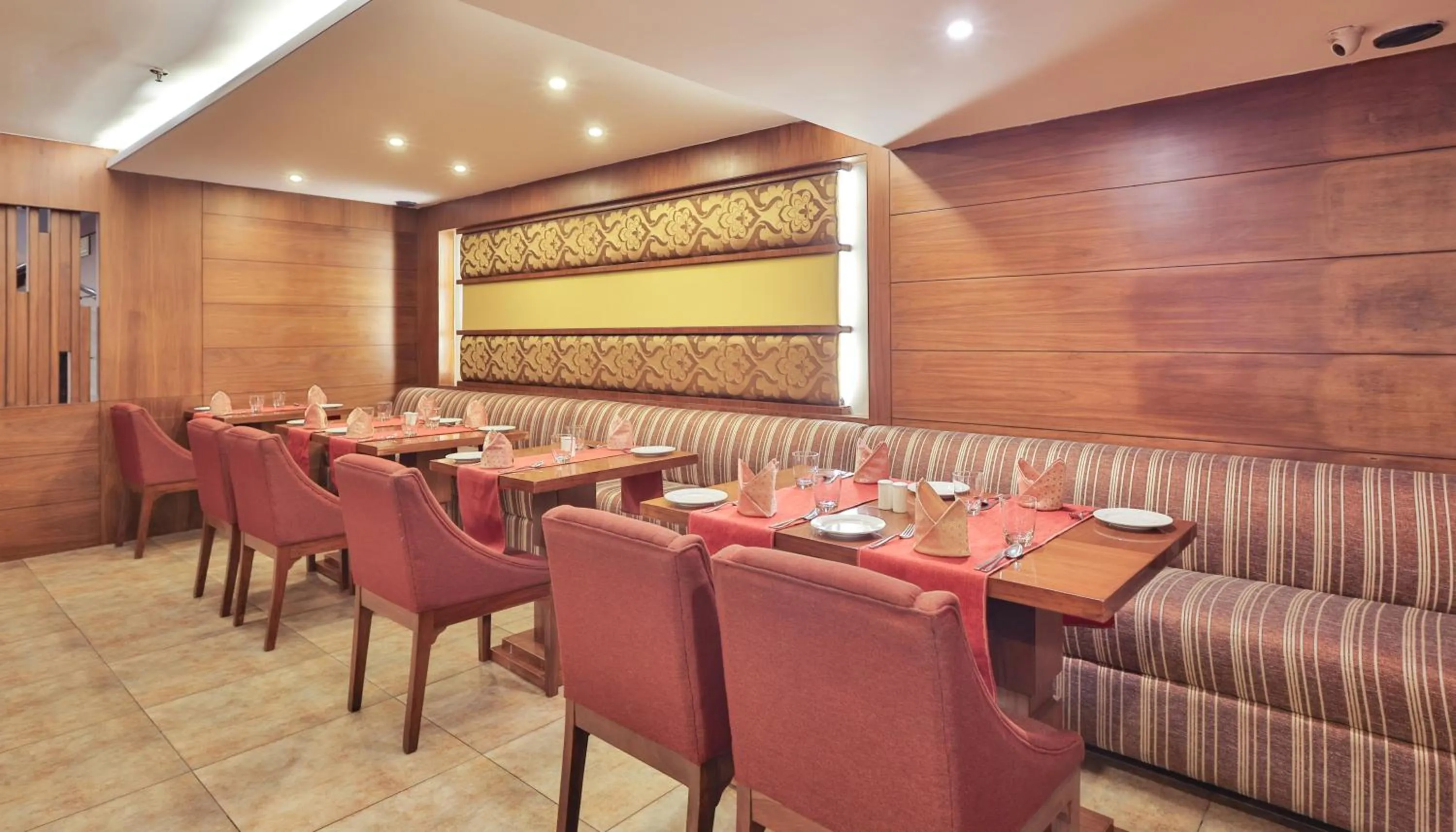 Restaurant/places to eat in Hotel Cama