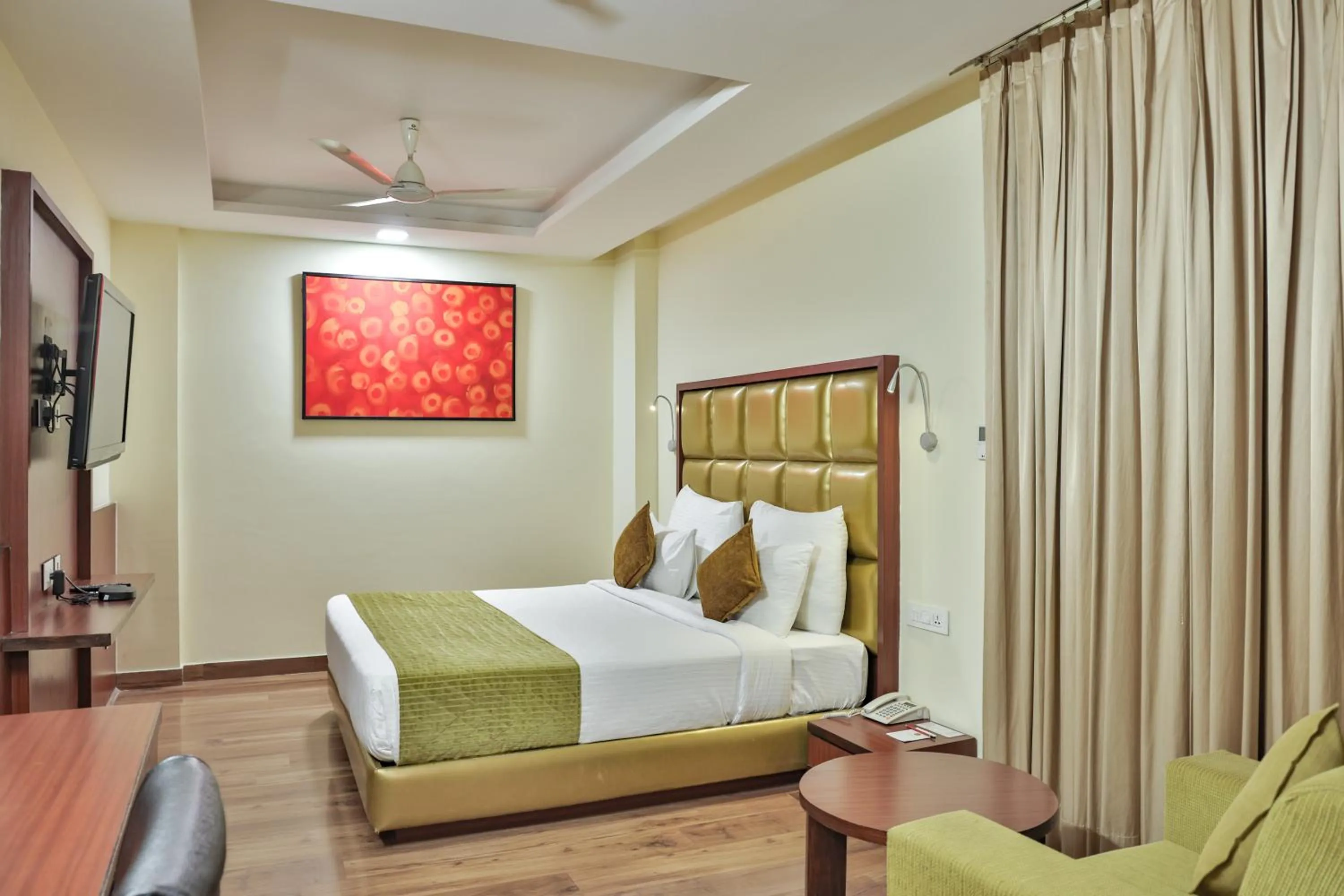 TV and multimedia, Bed in Hotel Cama