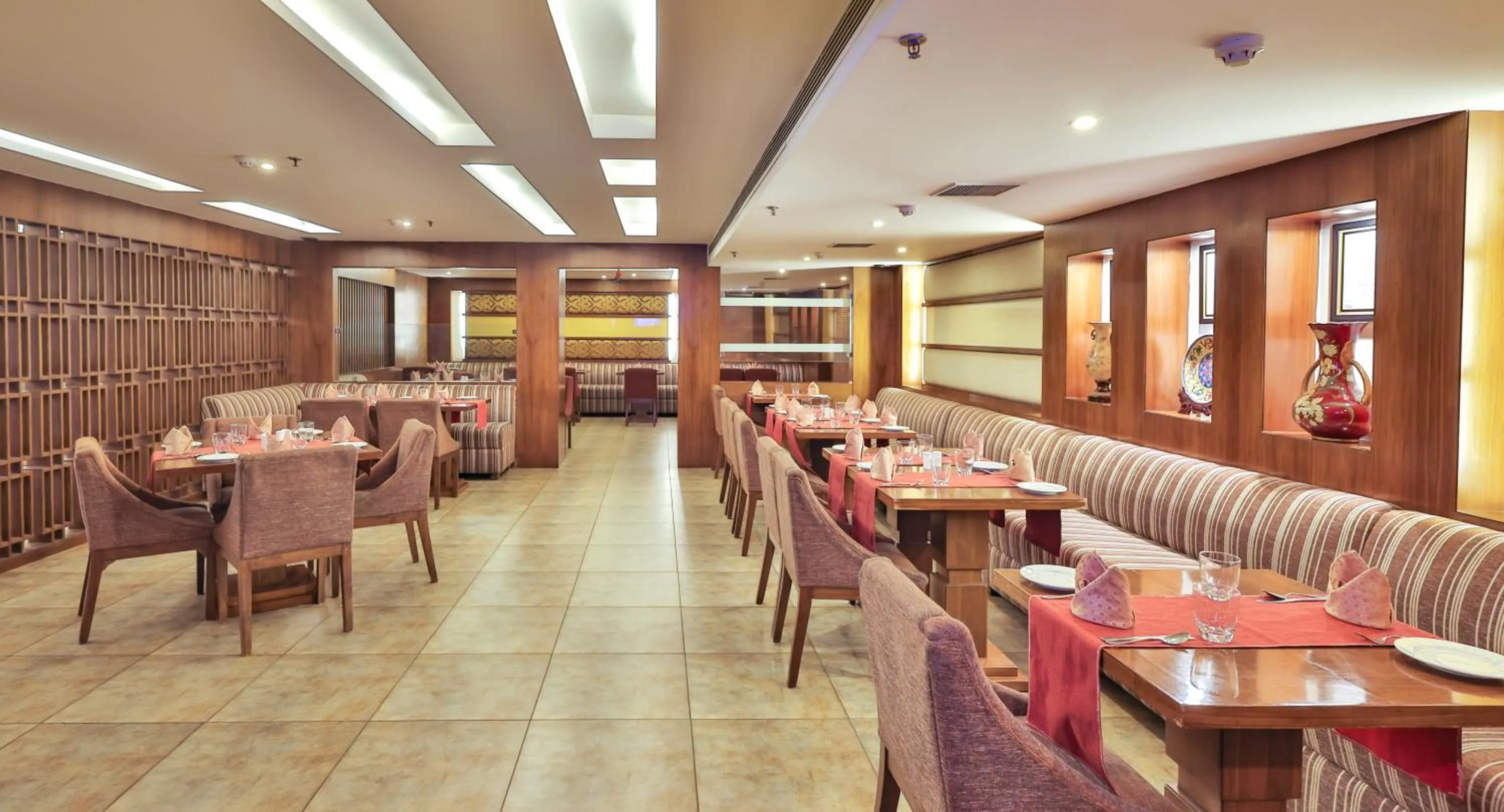 Restaurant/places to eat in Hotel Cama