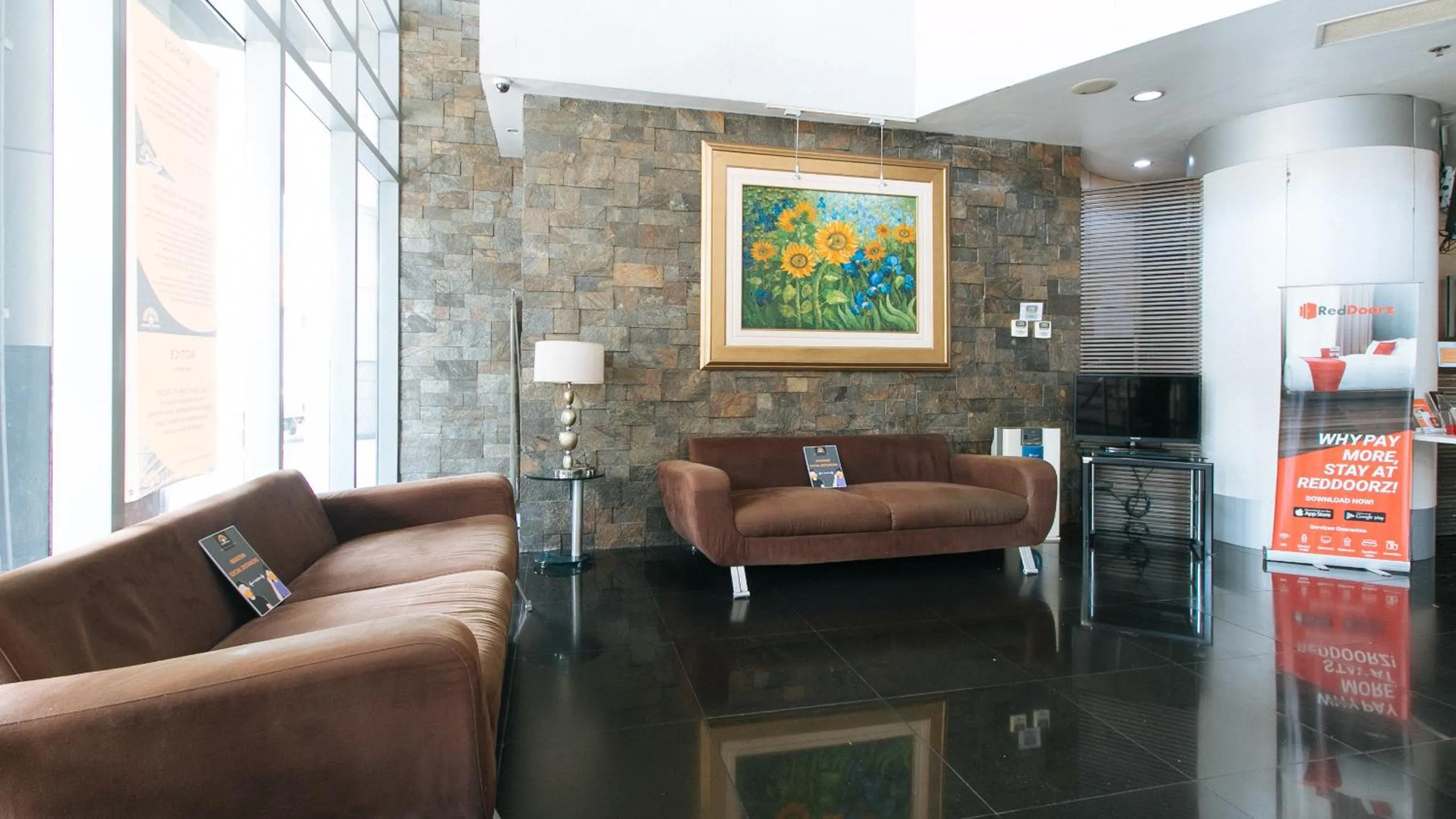 Lobby or reception in RedDoorz Plus @ E Rodriguez Corner Banawe