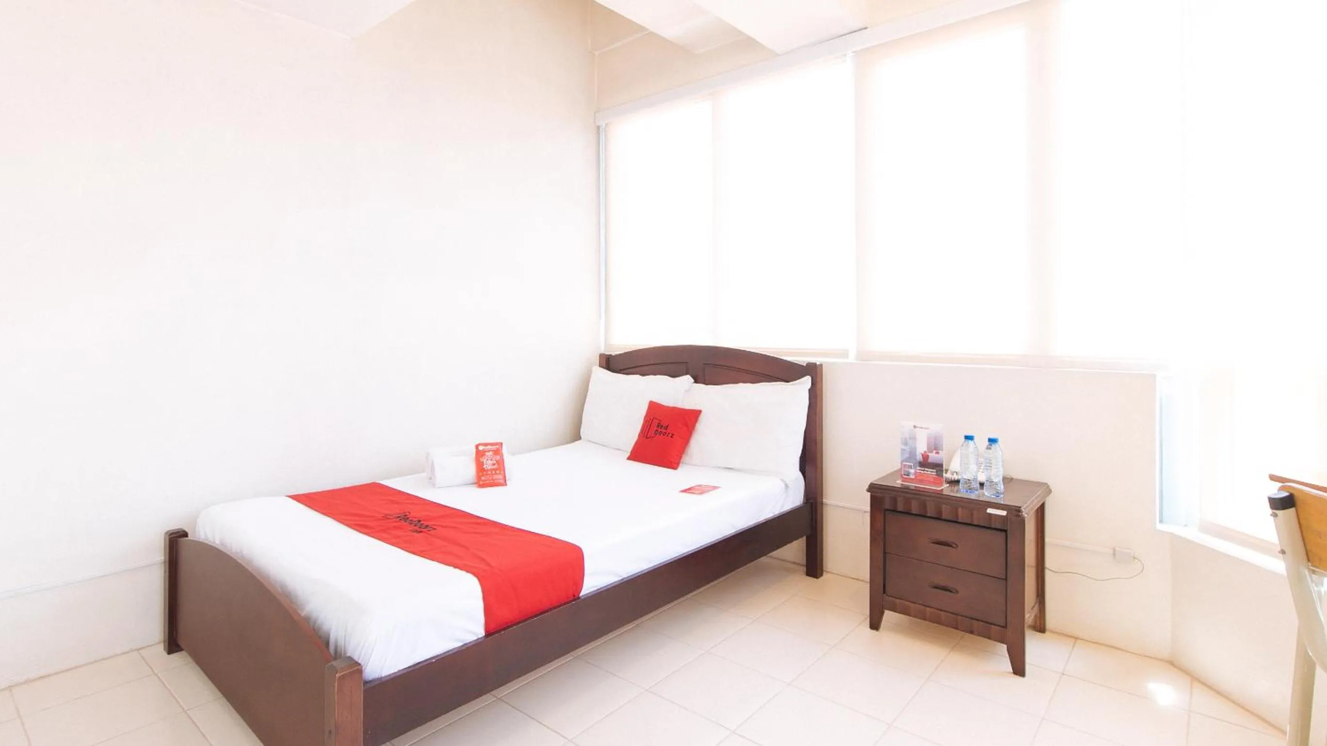 Bedroom, Bed in RedDoorz Plus @ E Rodriguez Corner Banawe