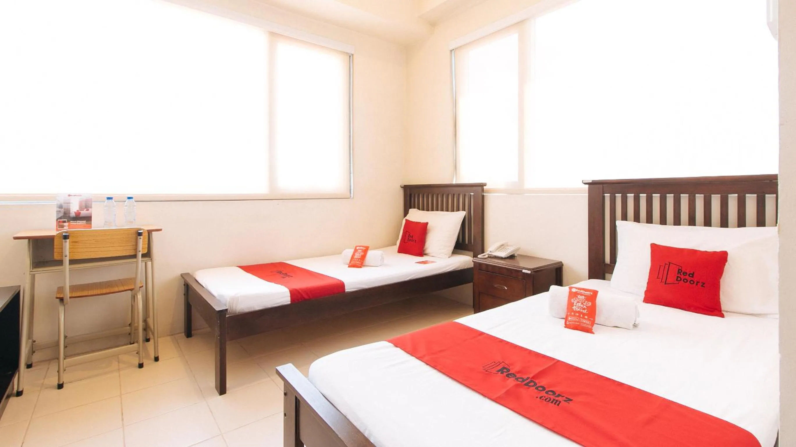 Bed in RedDoorz Plus @ E Rodriguez Corner Banawe