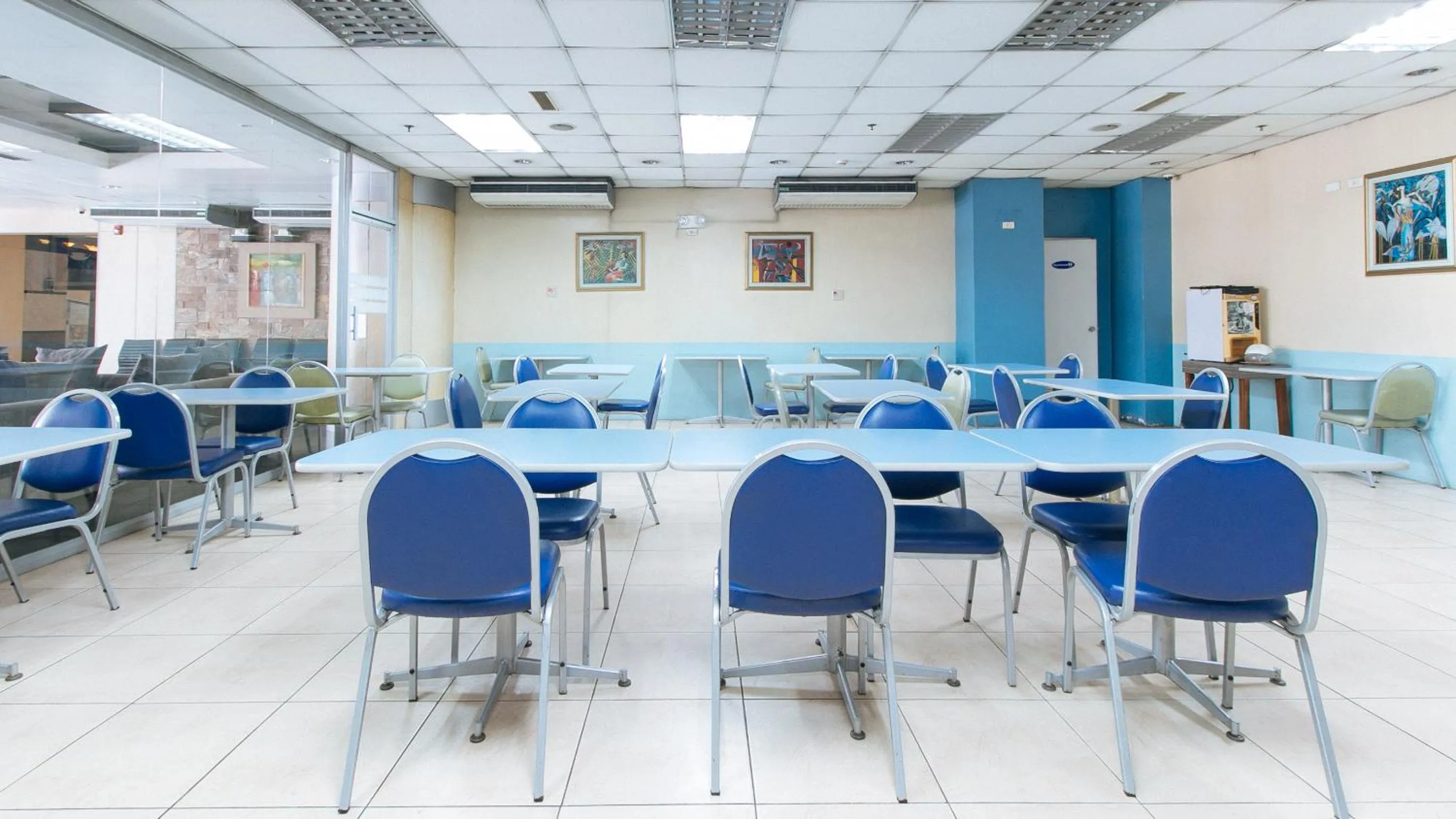 Restaurant/places to eat in RedDoorz Plus @ E Rodriguez Corner Banawe