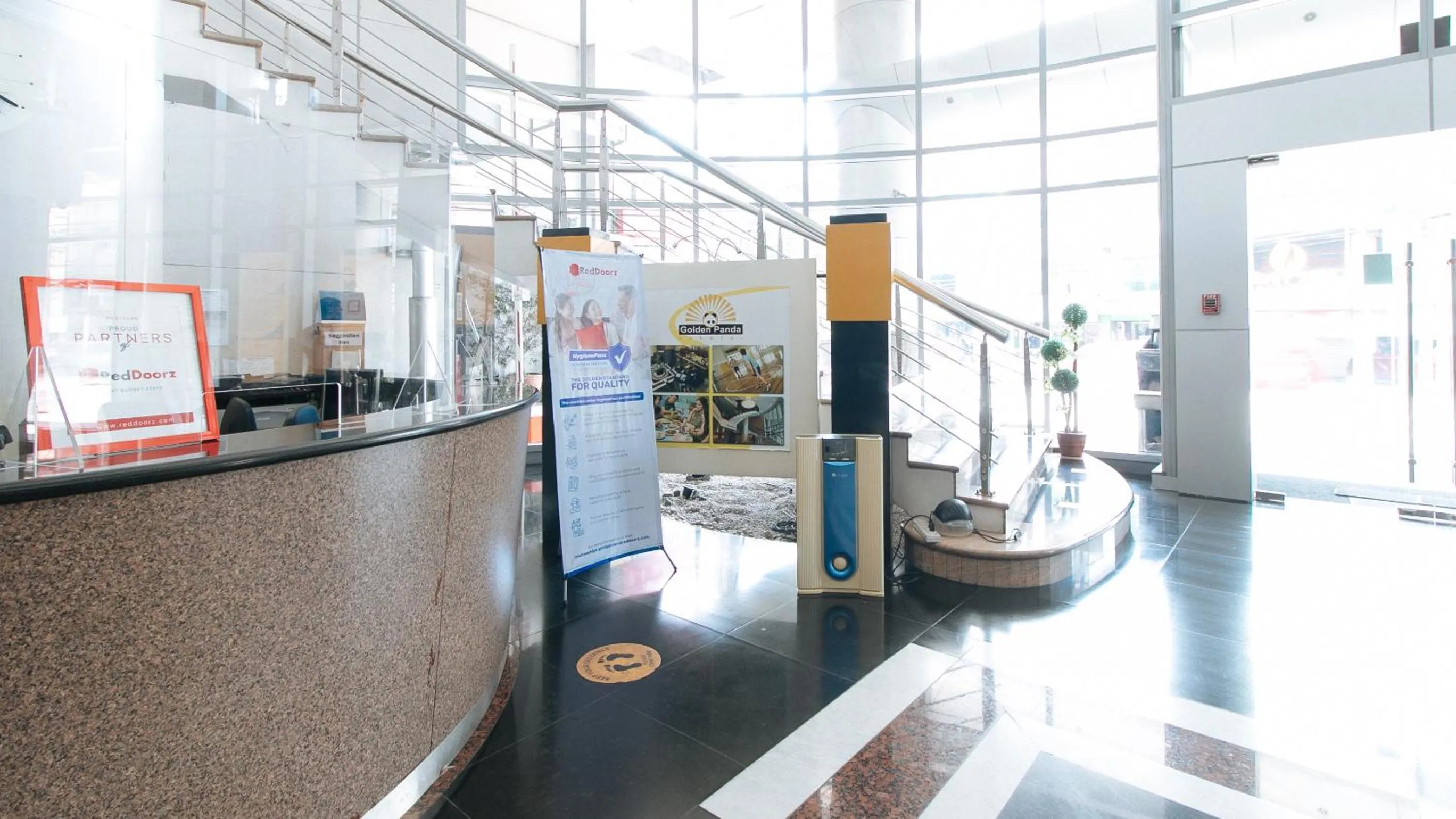 Lobby or reception in RedDoorz Plus @ E Rodriguez Corner Banawe