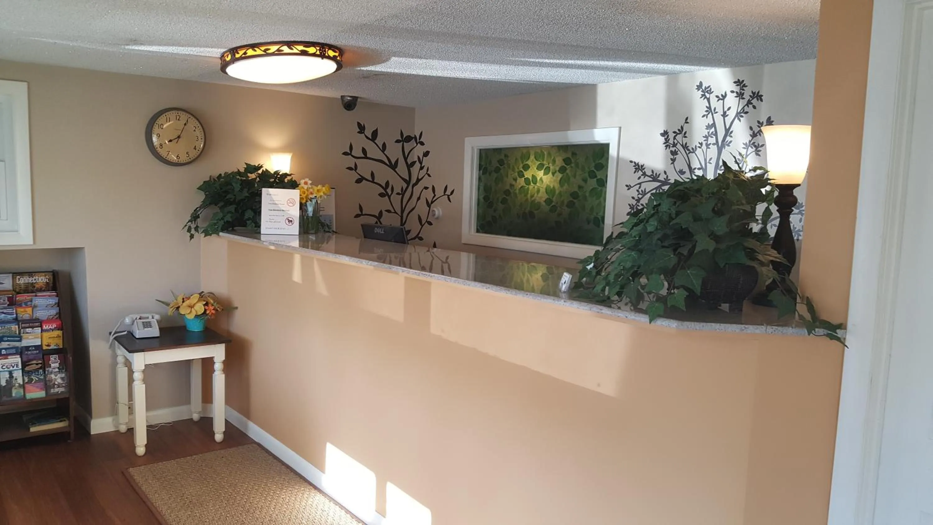 Lobby or reception in Dartmouth Motor Inn