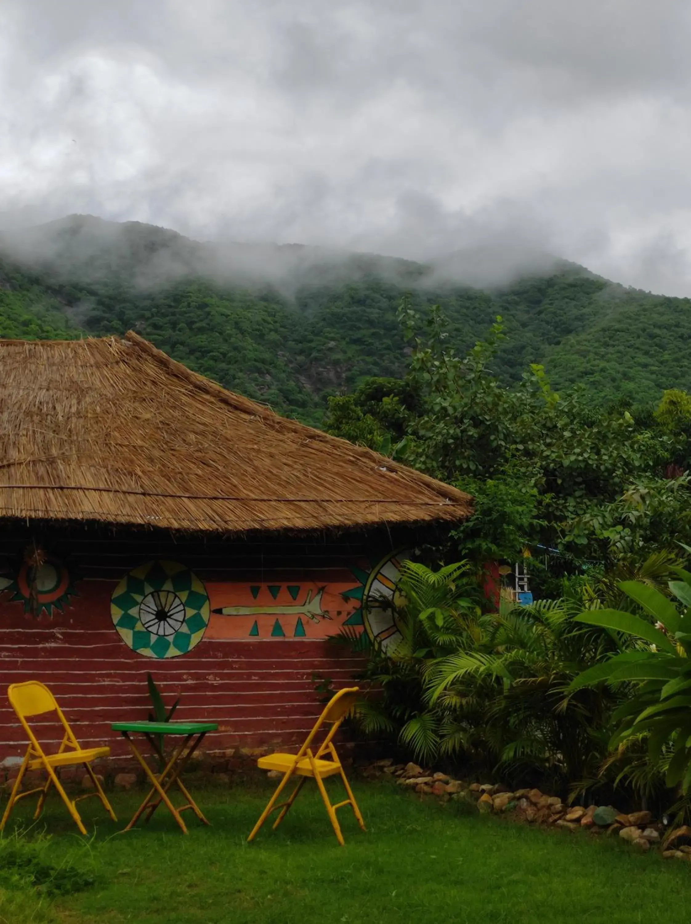 Bed in 8-Bed Mixed Dormitory Room in Namaste India Bed in 8-Bed Mixed Dormitory Room in Namaste India