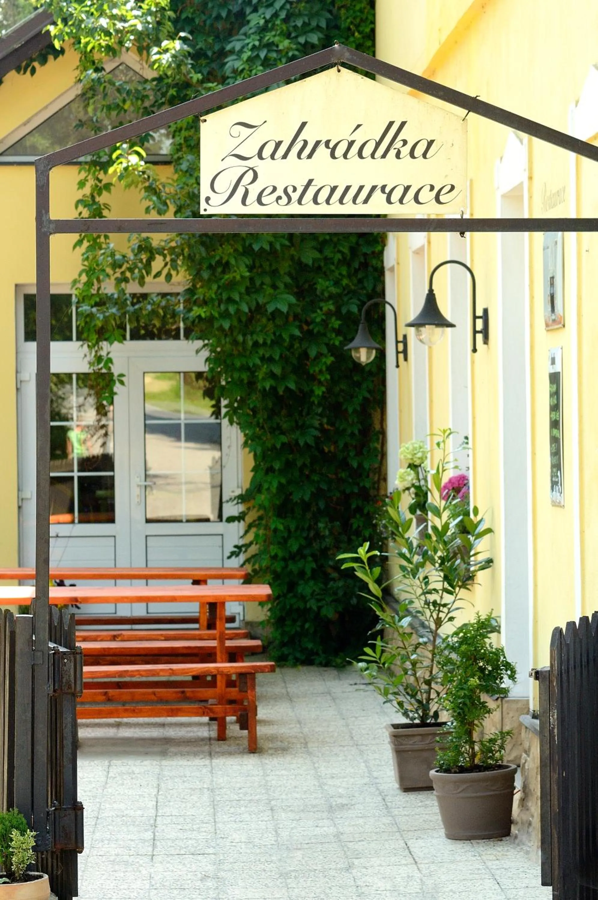 Facade/entrance in Hotel Leopold Račín
