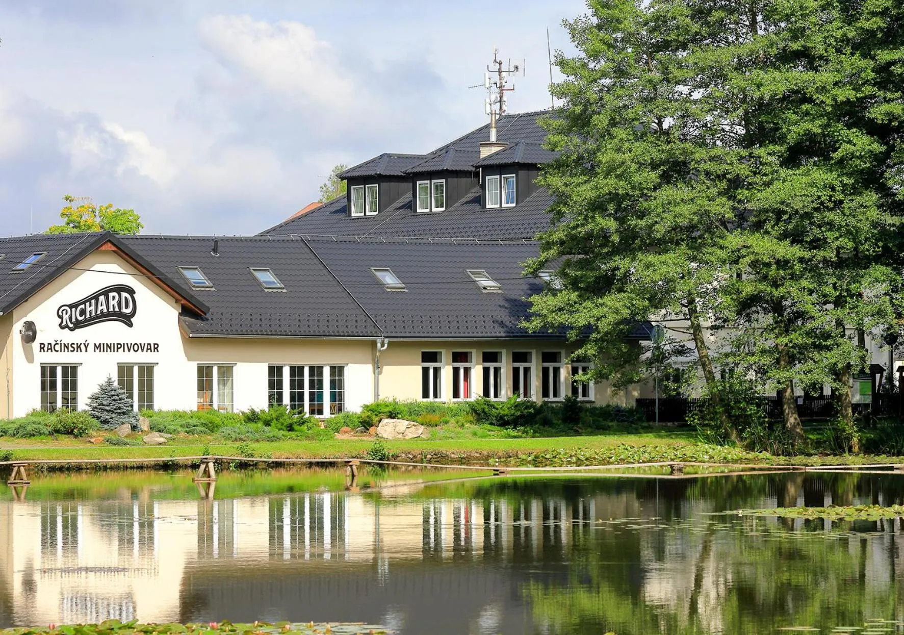 Property building in Hotel Leopold Račín