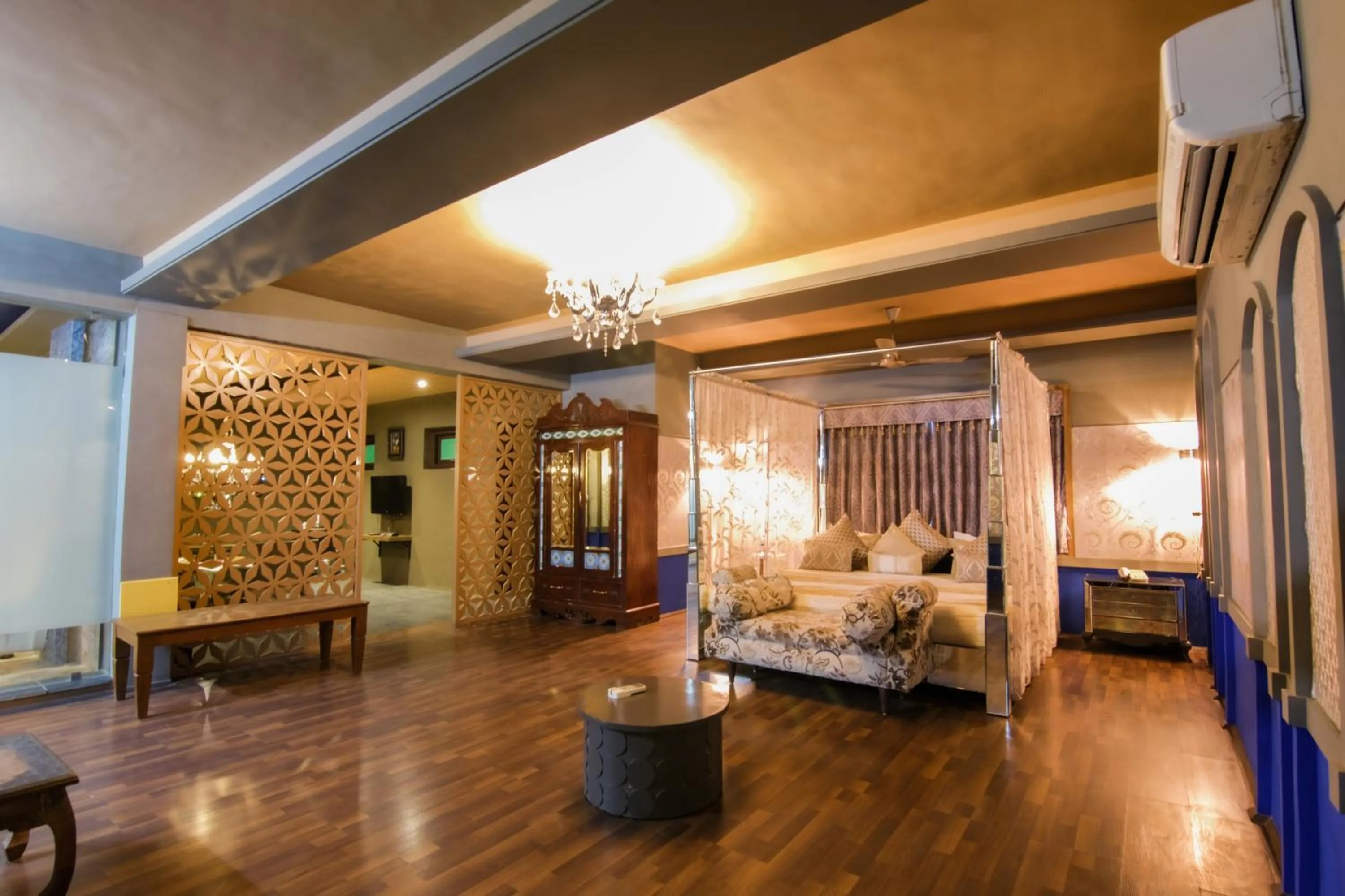 Bed in Heritage Khirasara Palace