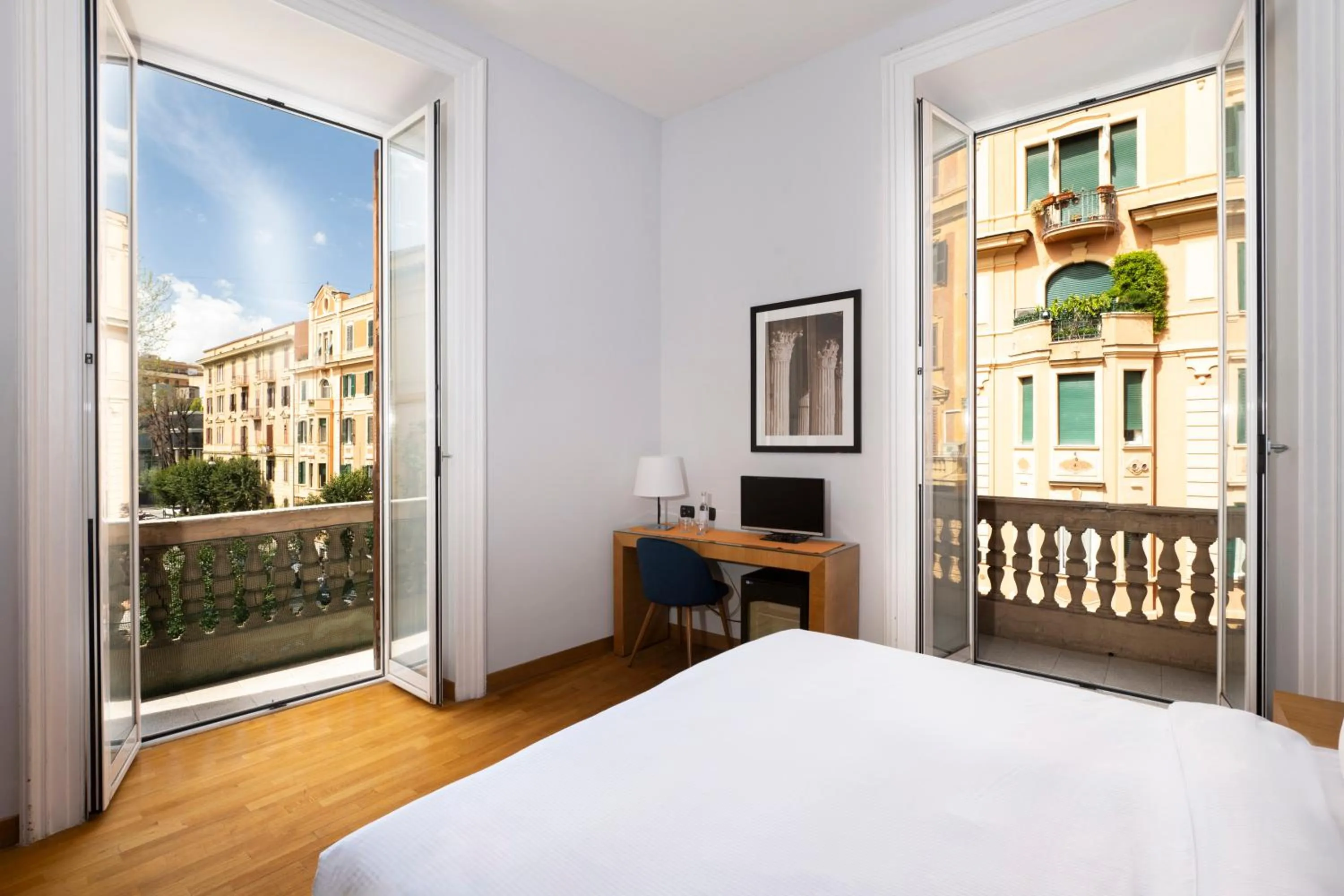 City view, Bed in Sky Blue Place Rome