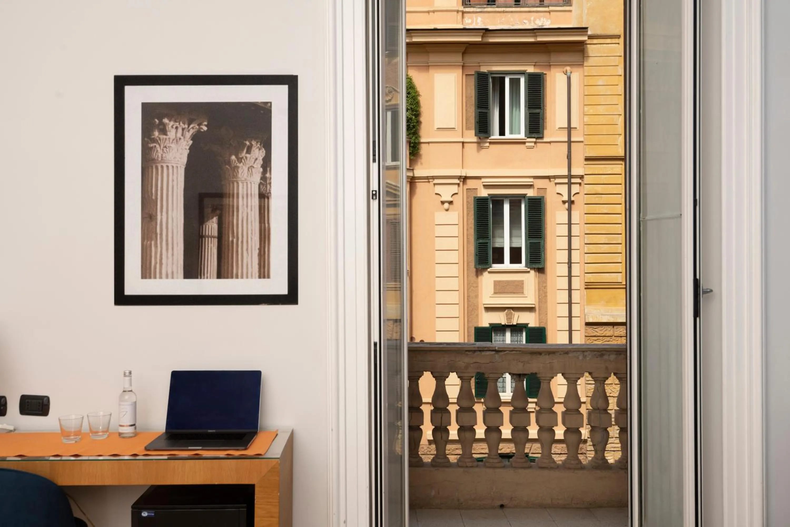 TV and multimedia in Sky Blue Place Rome