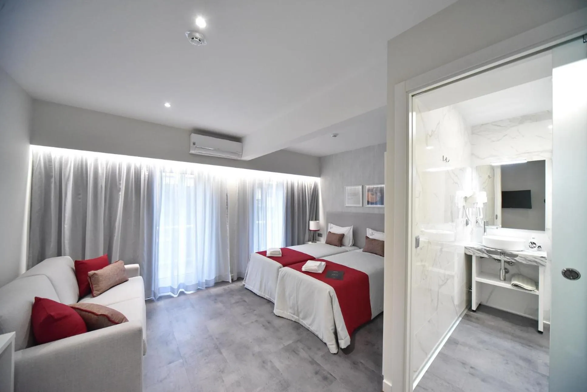 Bed in My Charm Lisbon Suites