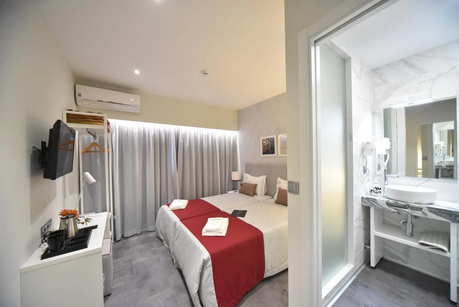 Bed in My Charm Lisbon Suites