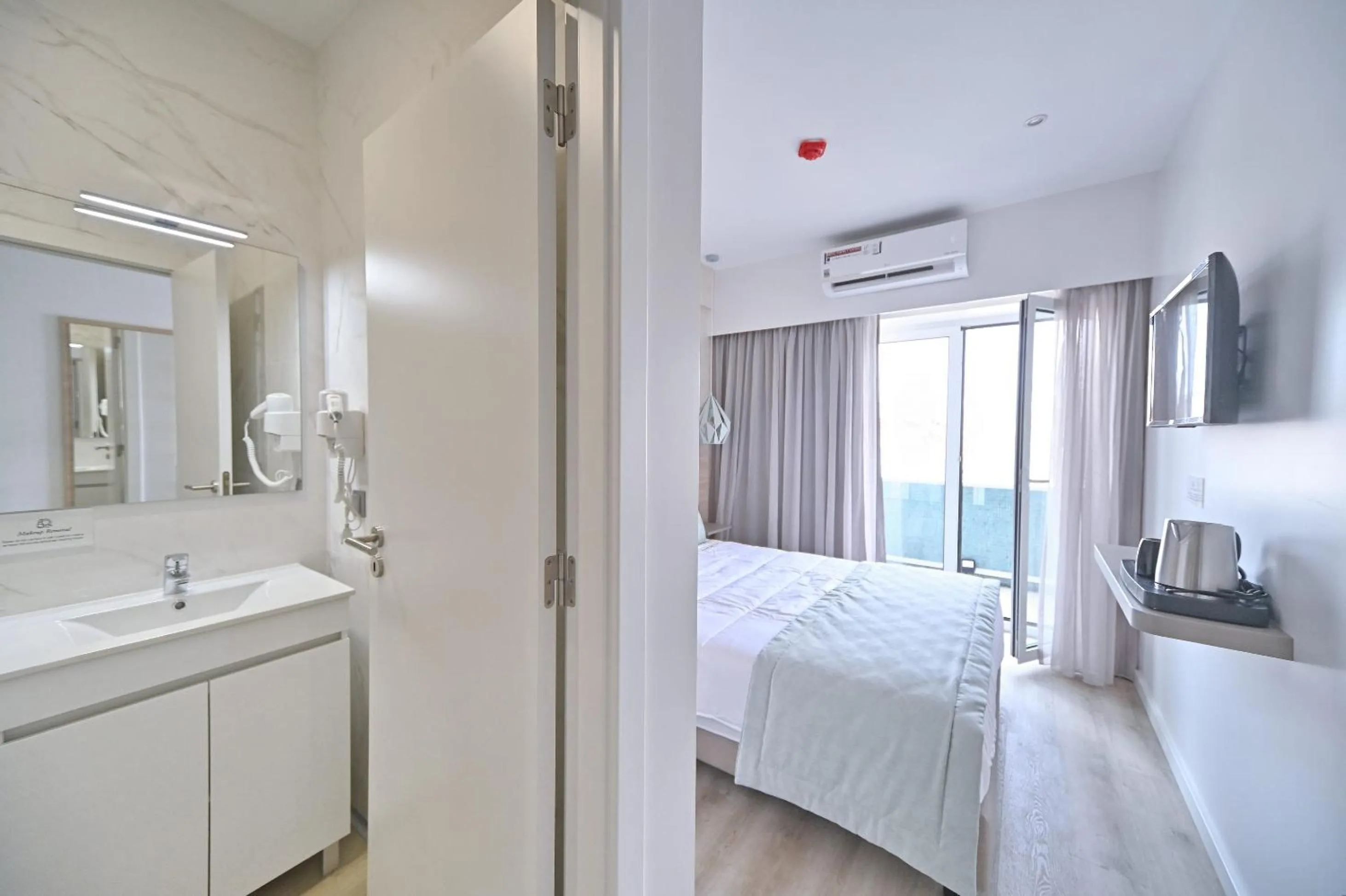 Bed in My Charm Lisbon Suites