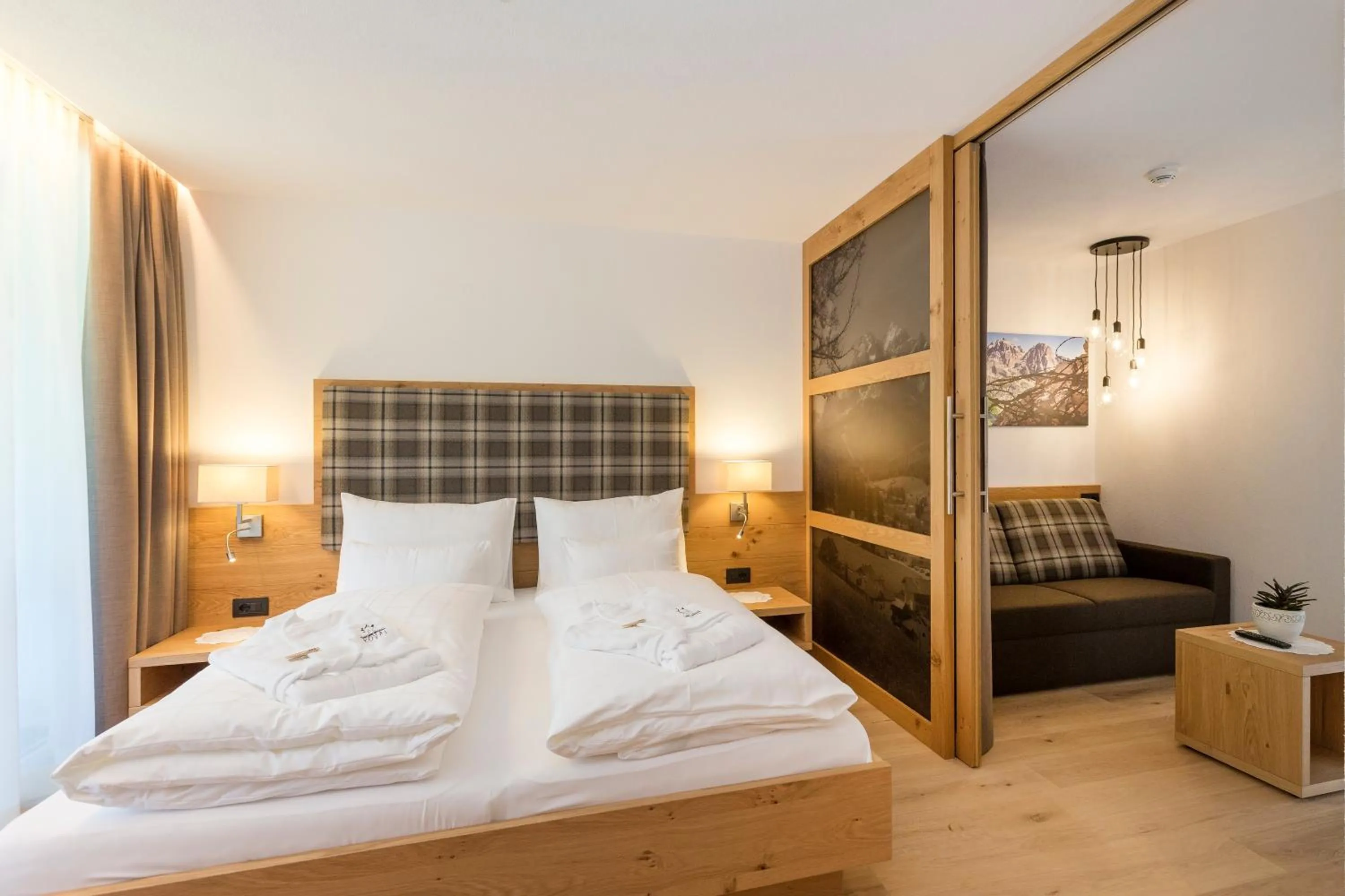 Street view, Bed in Hotel Royal