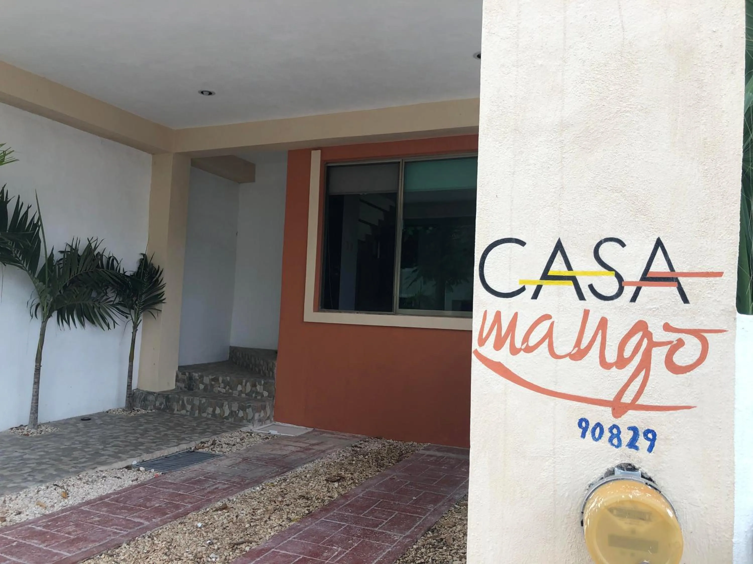 Facade/entrance in Casa Mango