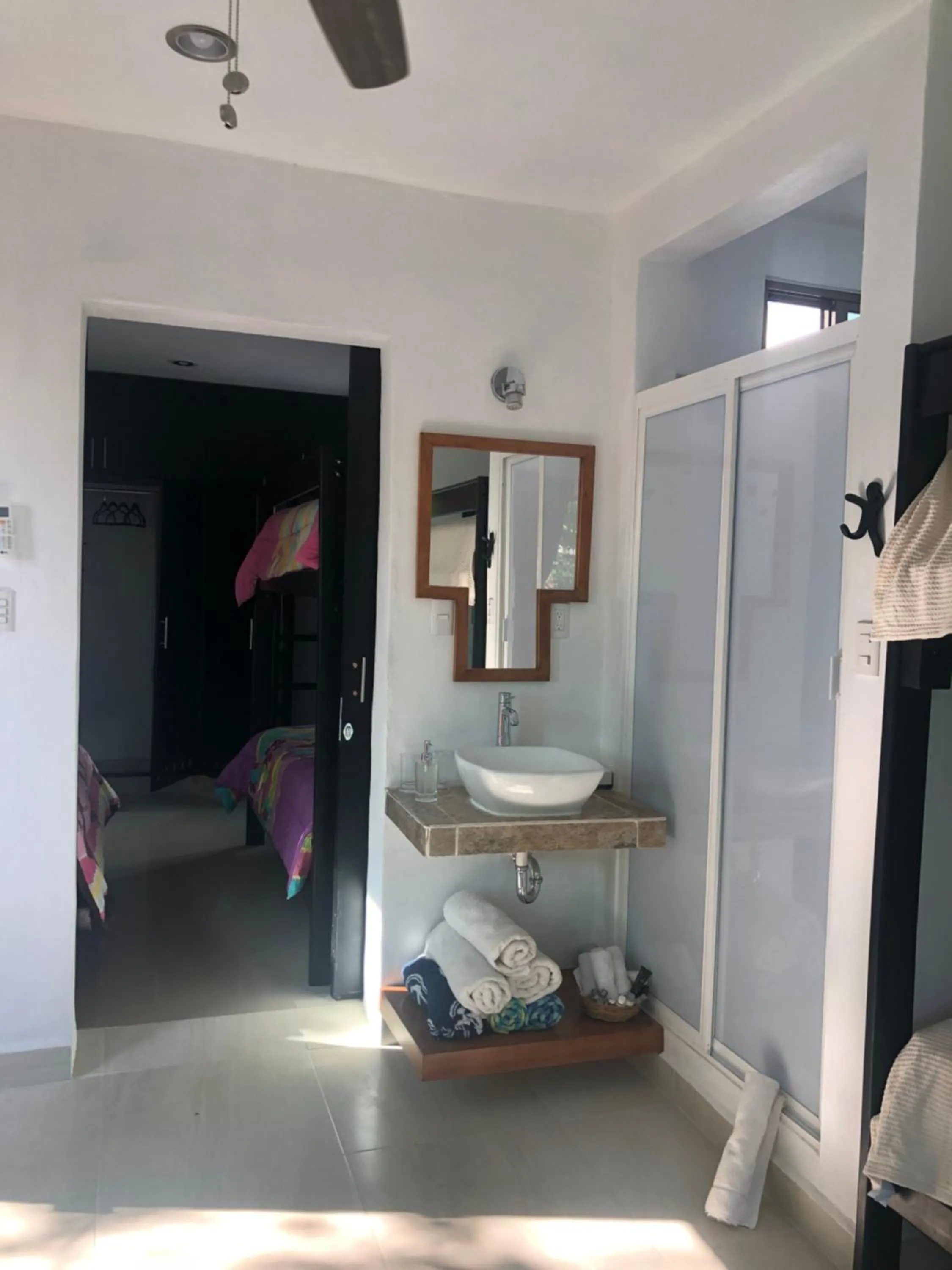 Bathroom, Bed in Casa Mango