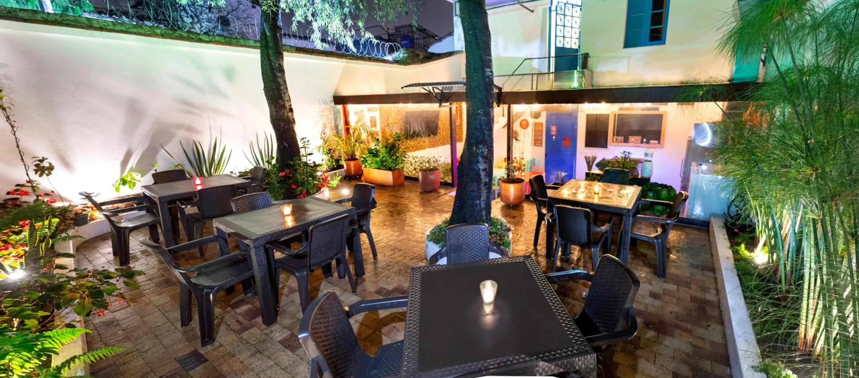 Patio in Granada Hostel