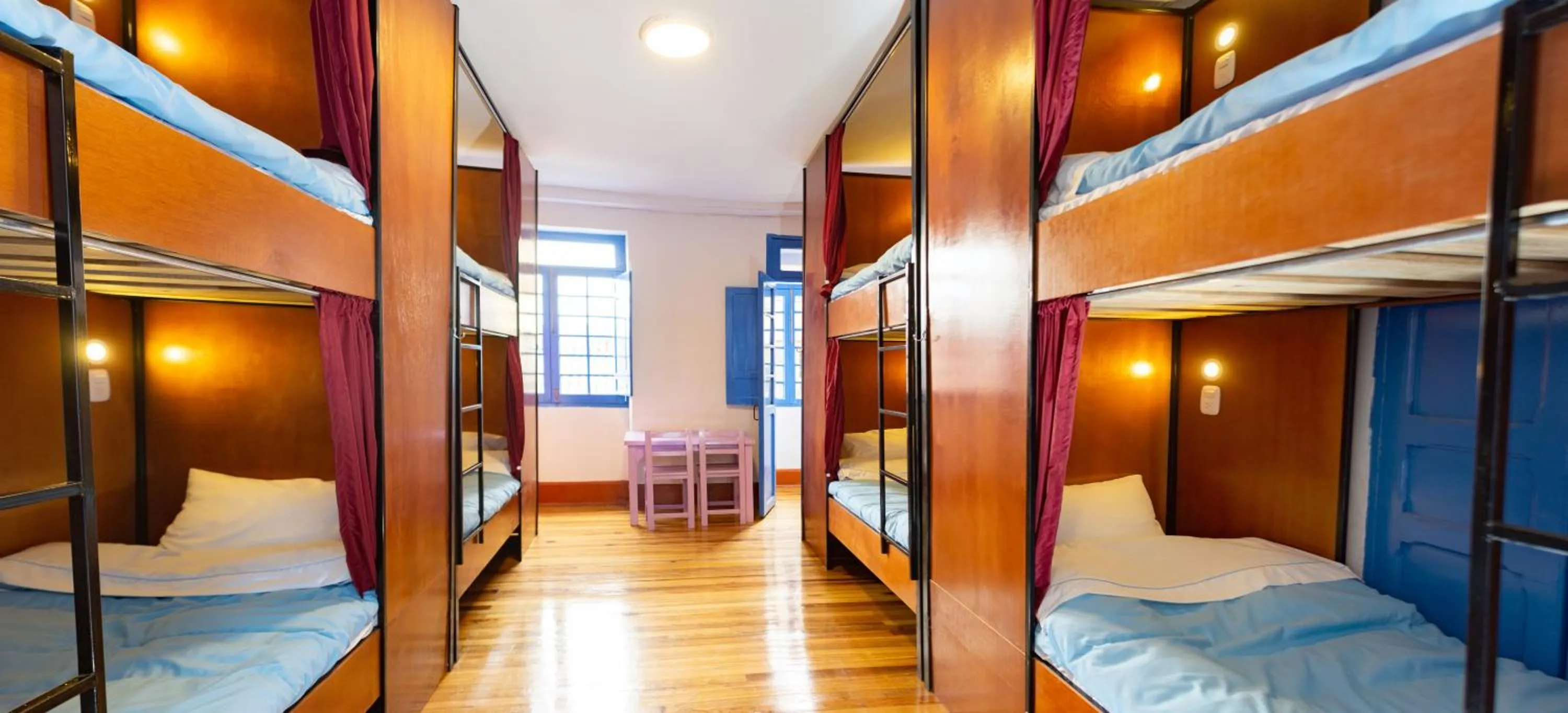 bunk bed, Bed in Granada Hostel