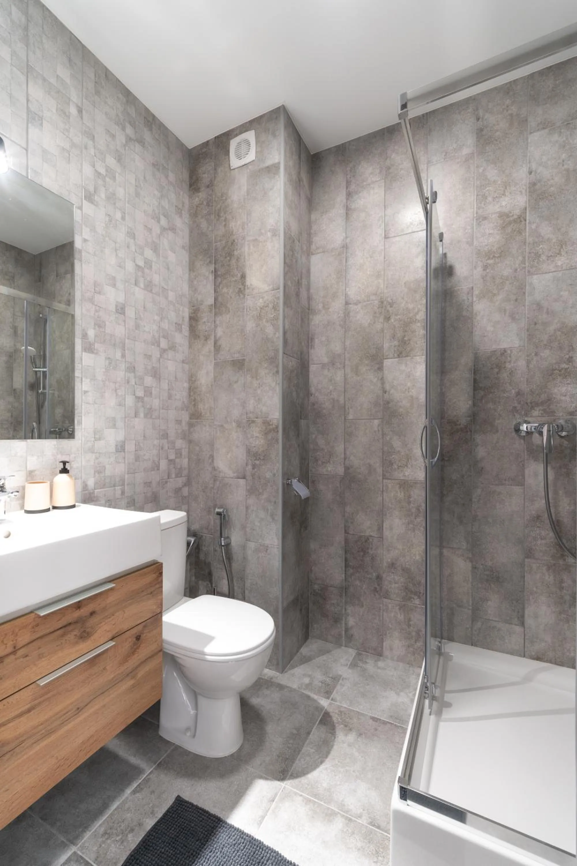 Shower in Nyvky Residence