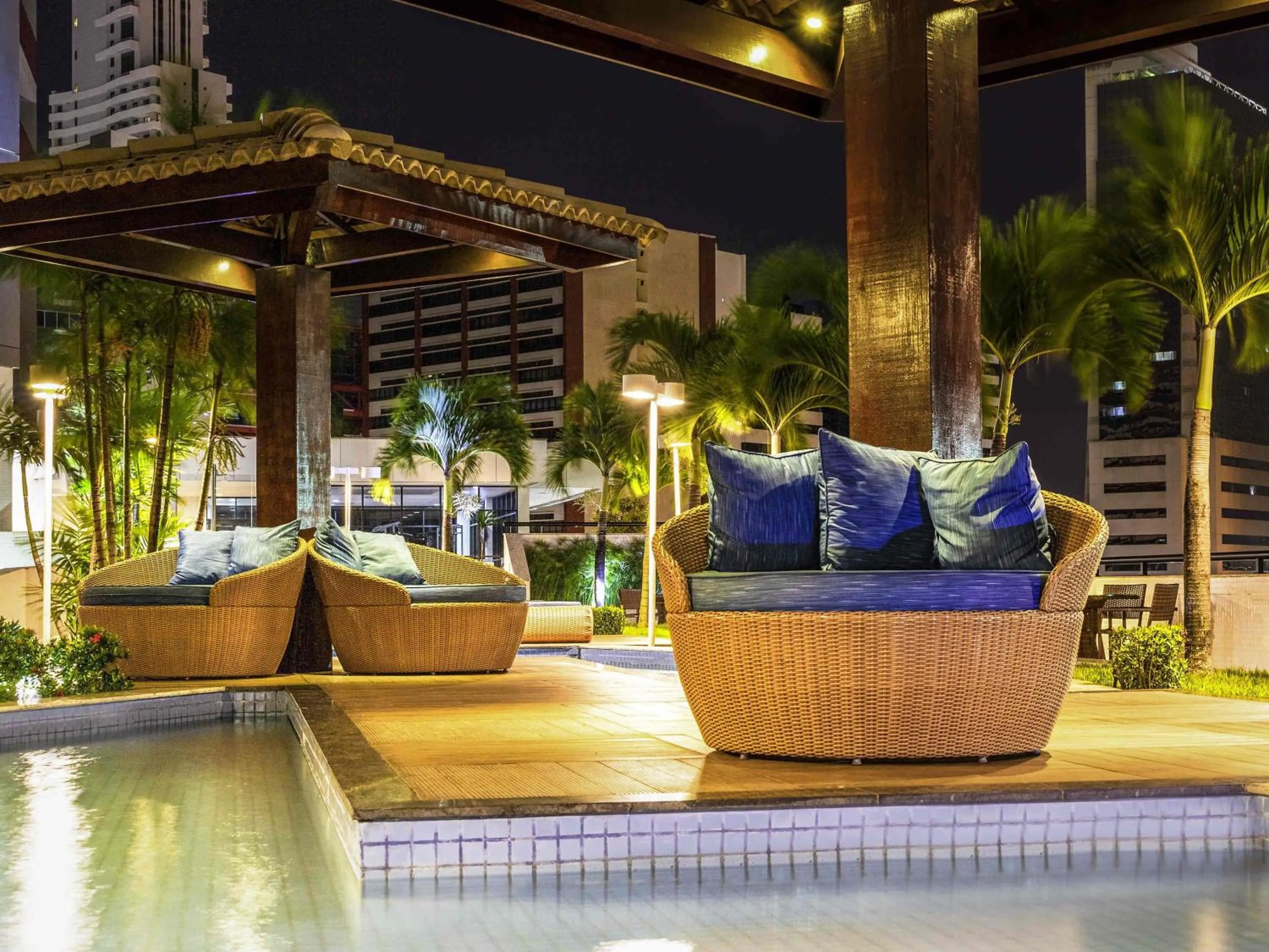 Pool view in Mercure Salvador Boulevard Hotel