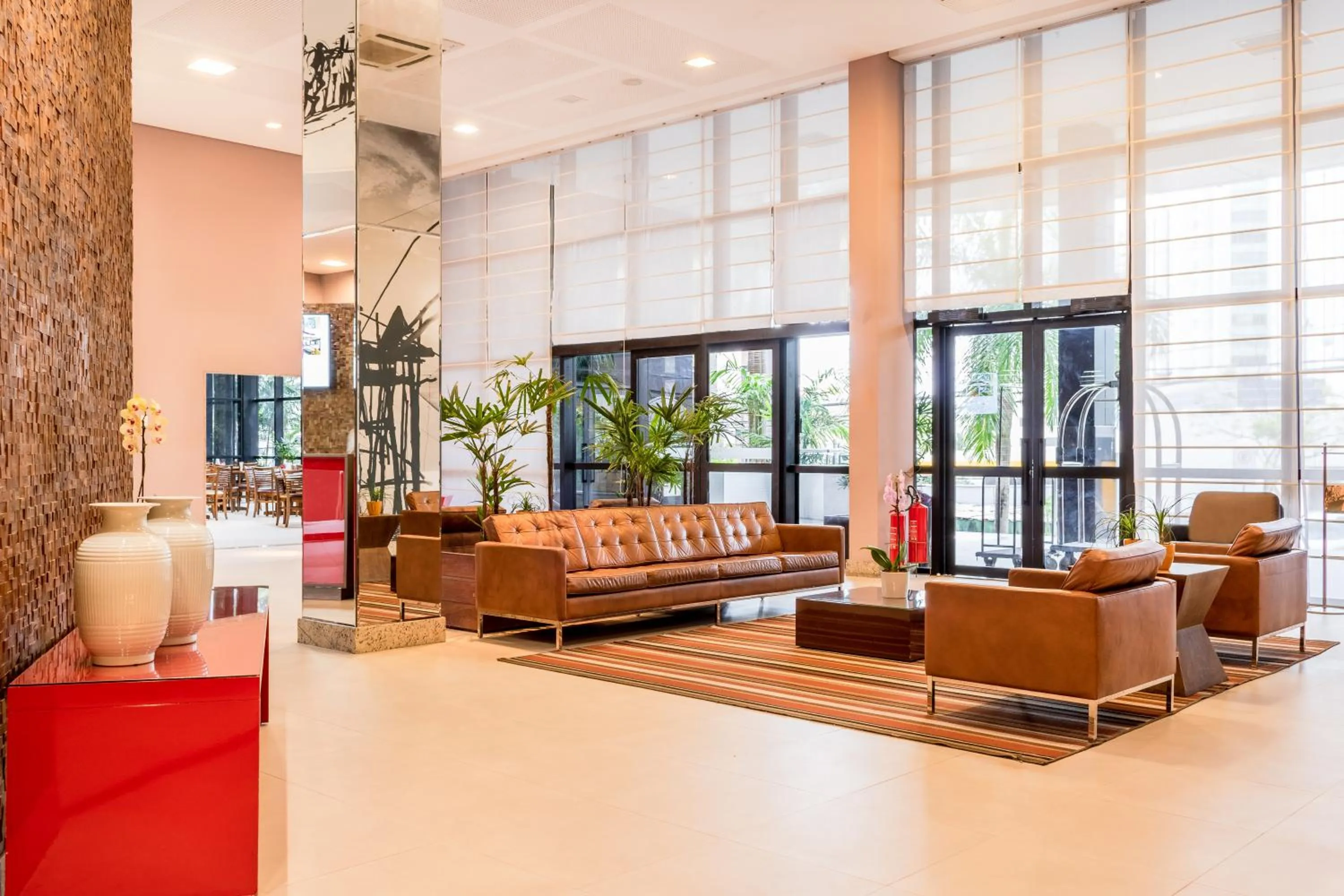 Lobby or reception in Mercure Salvador Boulevard Hotel