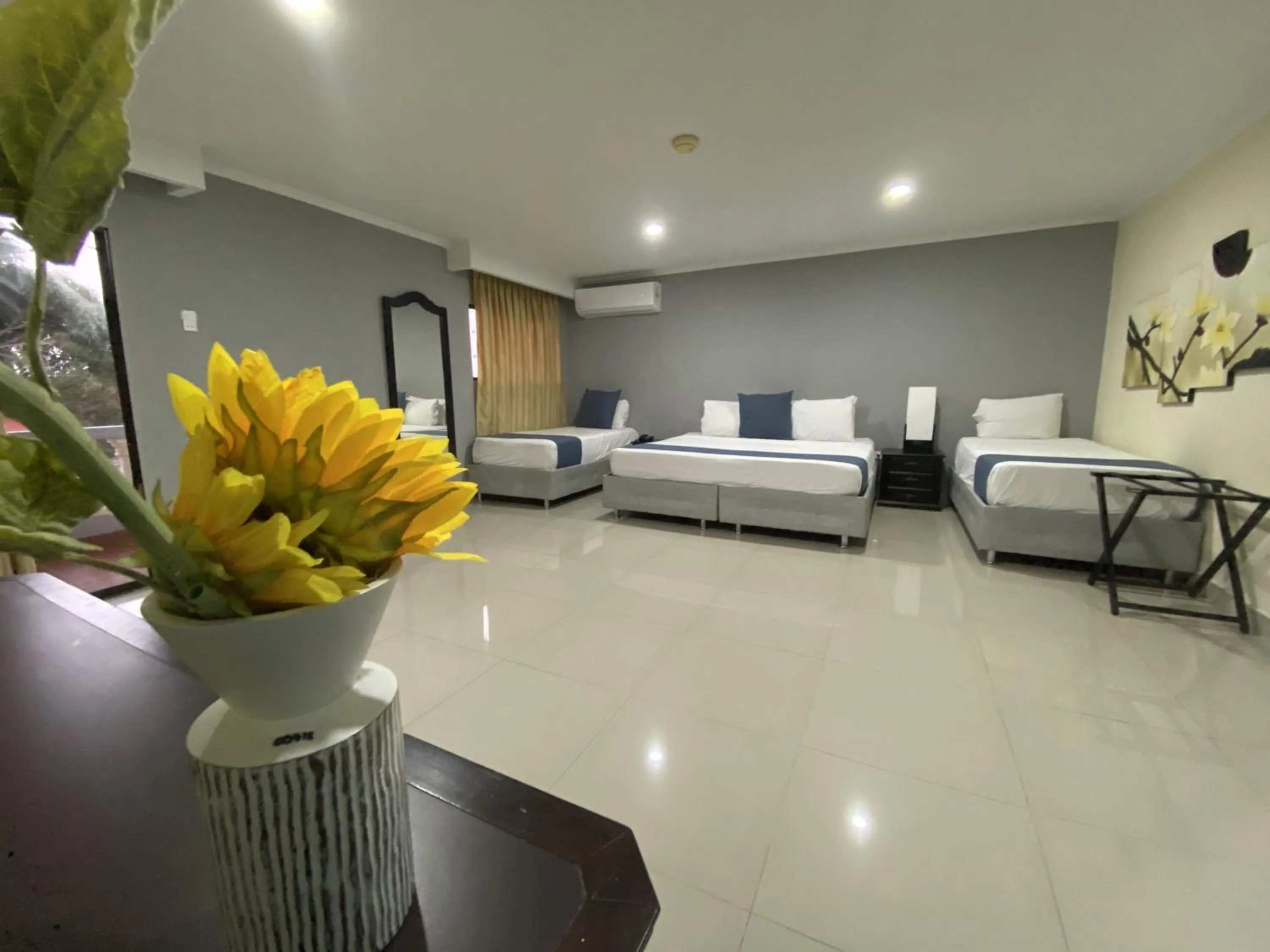 Photo of the whole room, Bed in Hotel Puerta de Oro