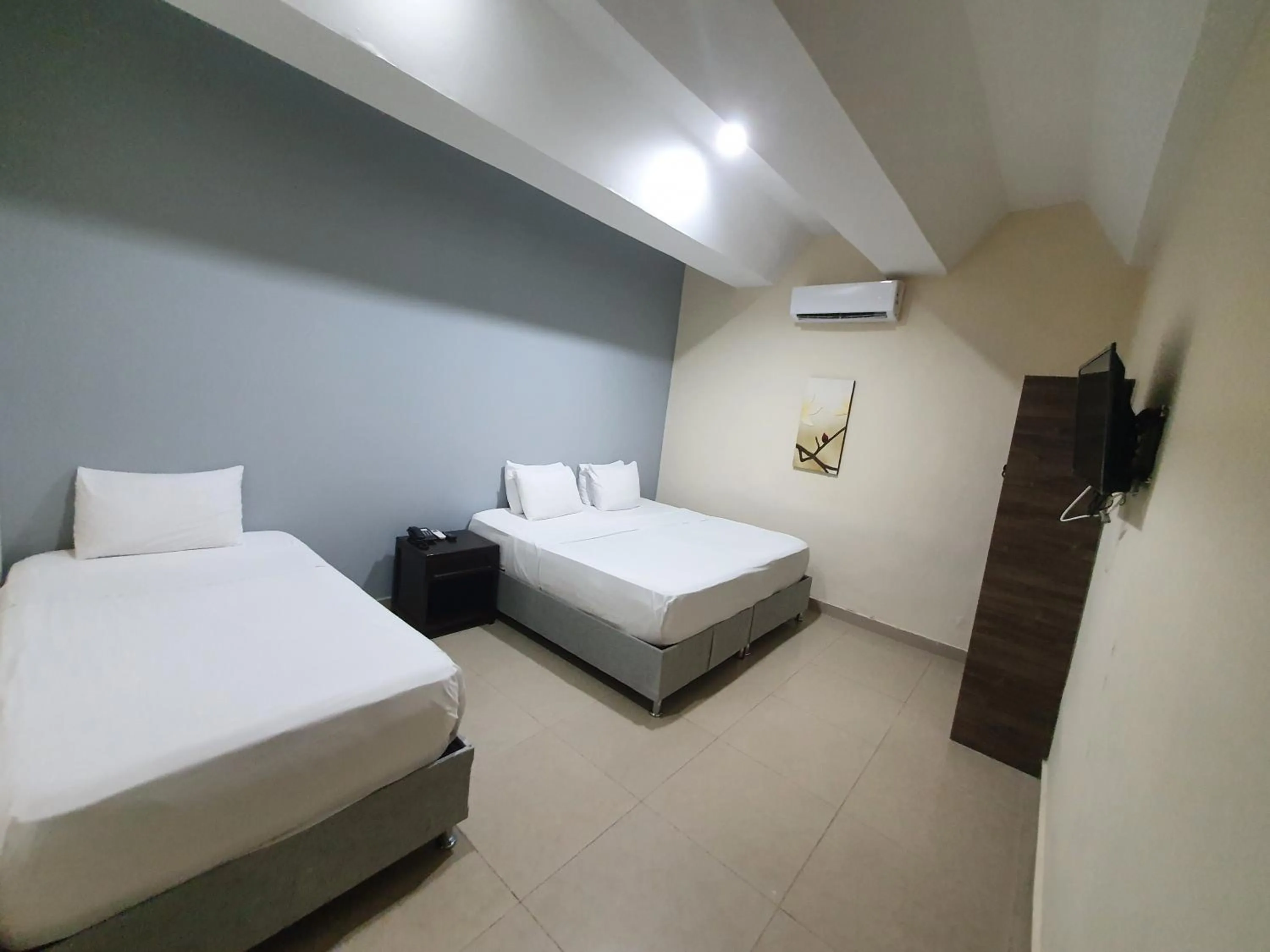 Photo of the whole room, Bed in Hotel Puerta de Oro