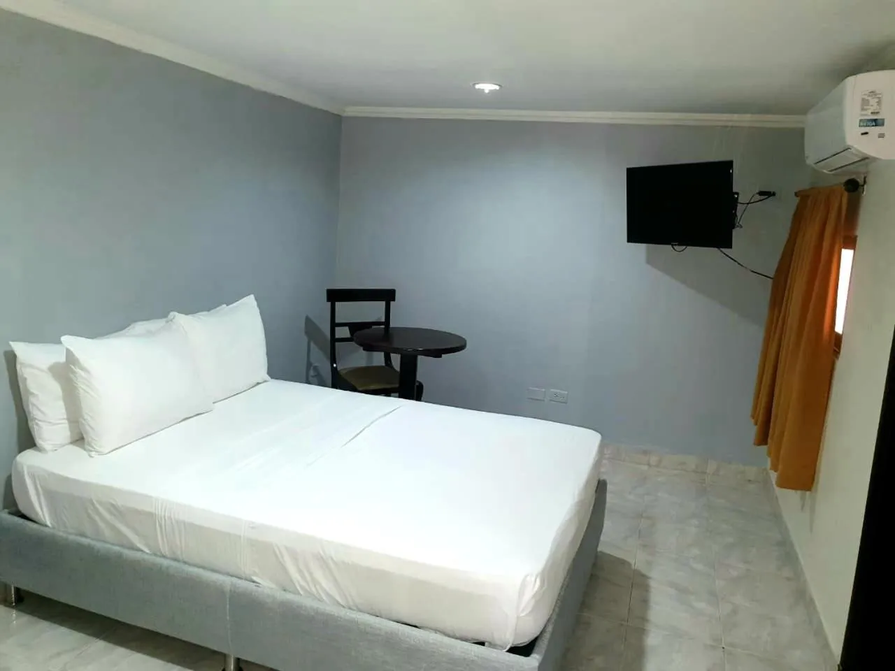 Photo of the whole room, Bed in Hotel Puerta de Oro