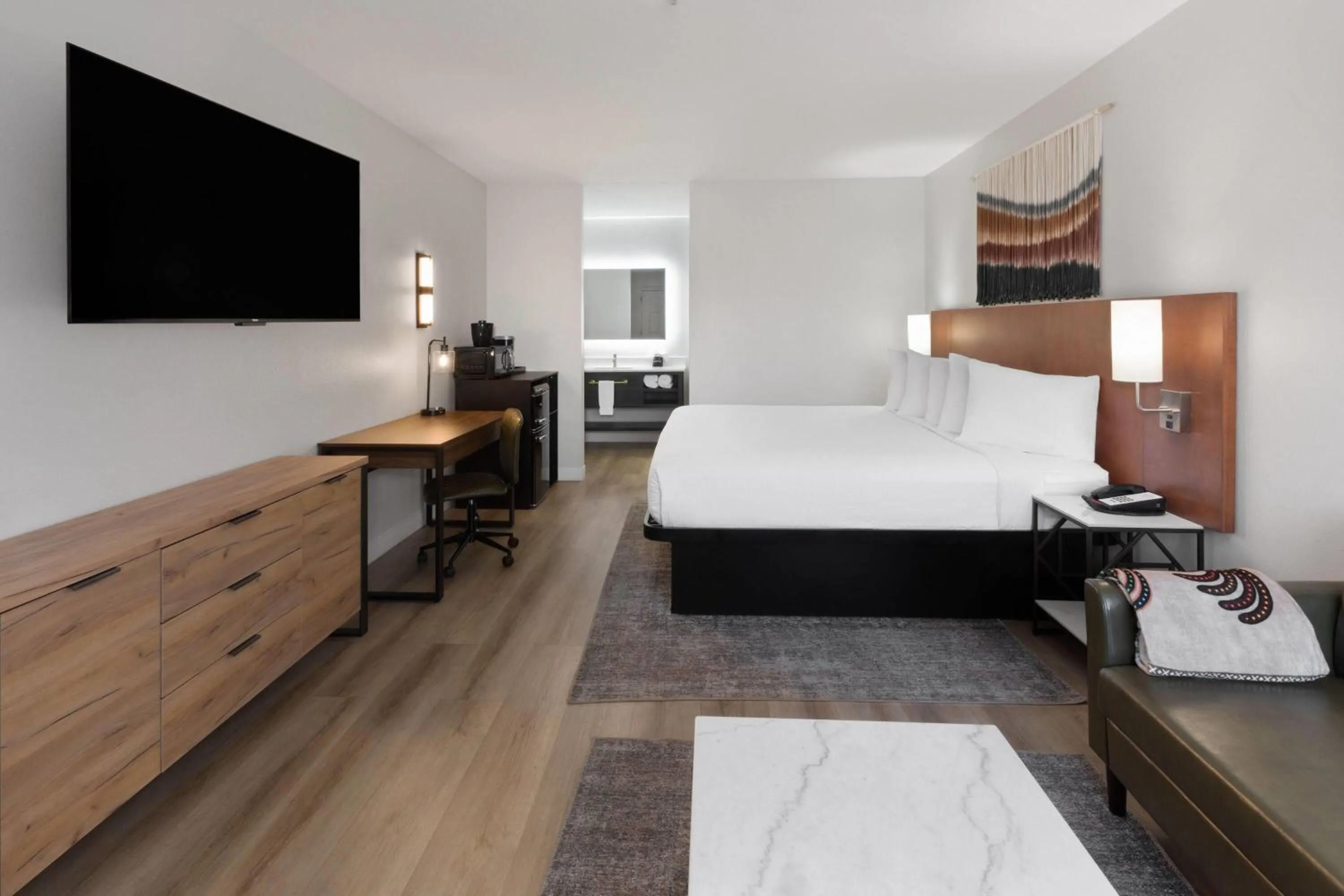 Photo of the whole room, Bed in Kokopelli Inn Sedona, Trademark Collection by Wyndham