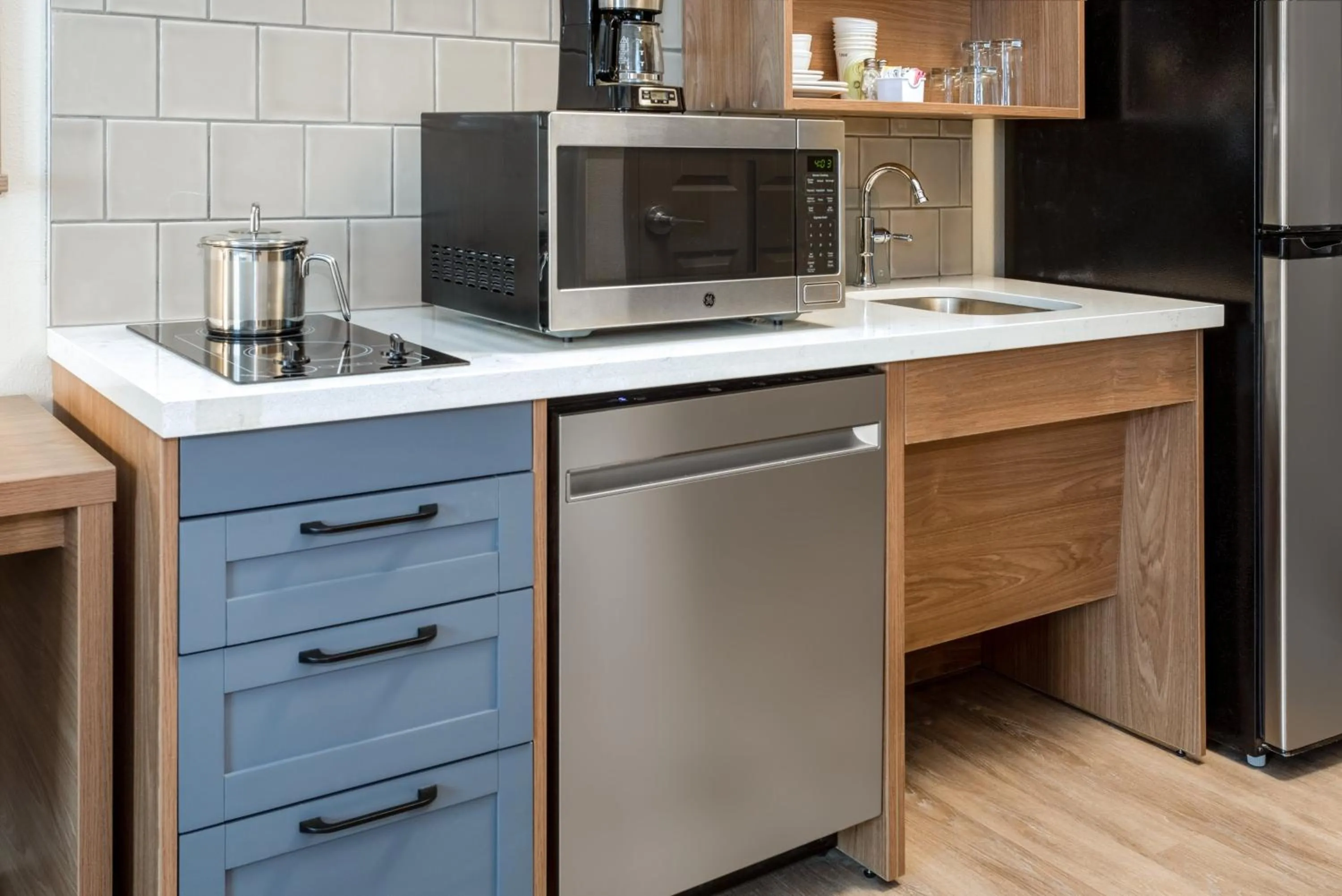 Bedroom in Candlewood Suites Sioux Falls by IHG