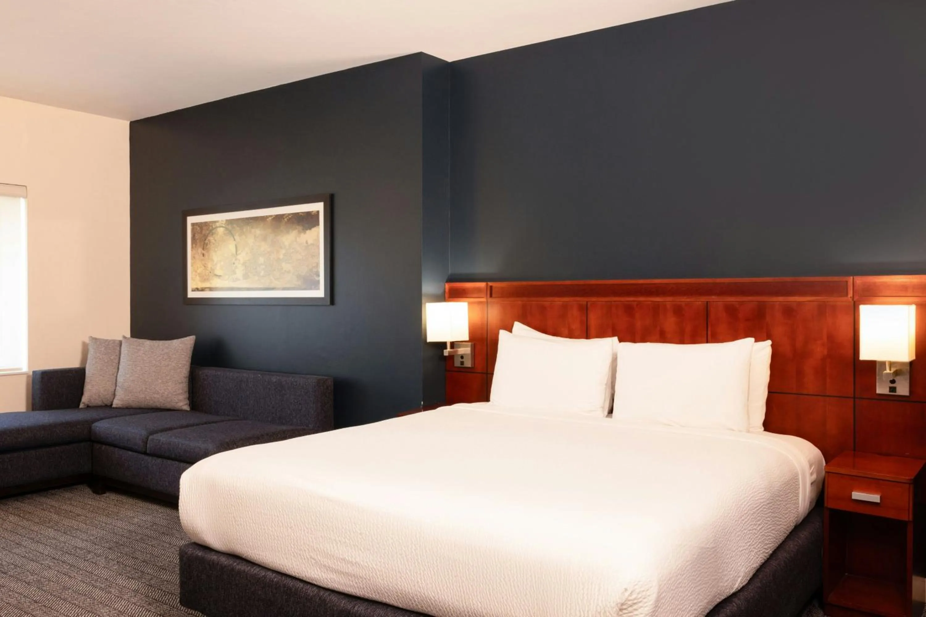 Photo of the whole room, Bed in Courtyard Toluca Tollocan