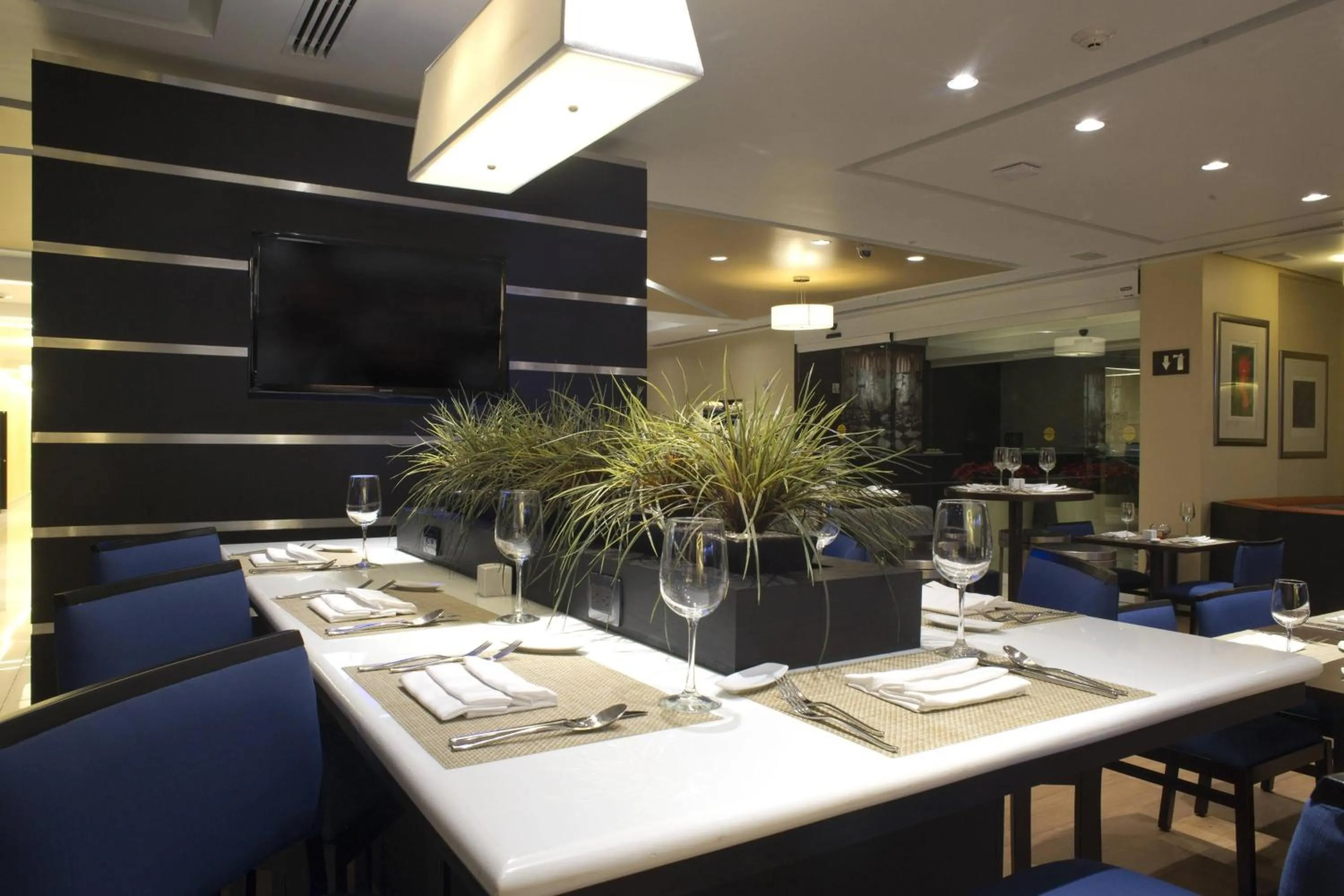 Restaurant/places to eat in Courtyard Toluca Tollocan