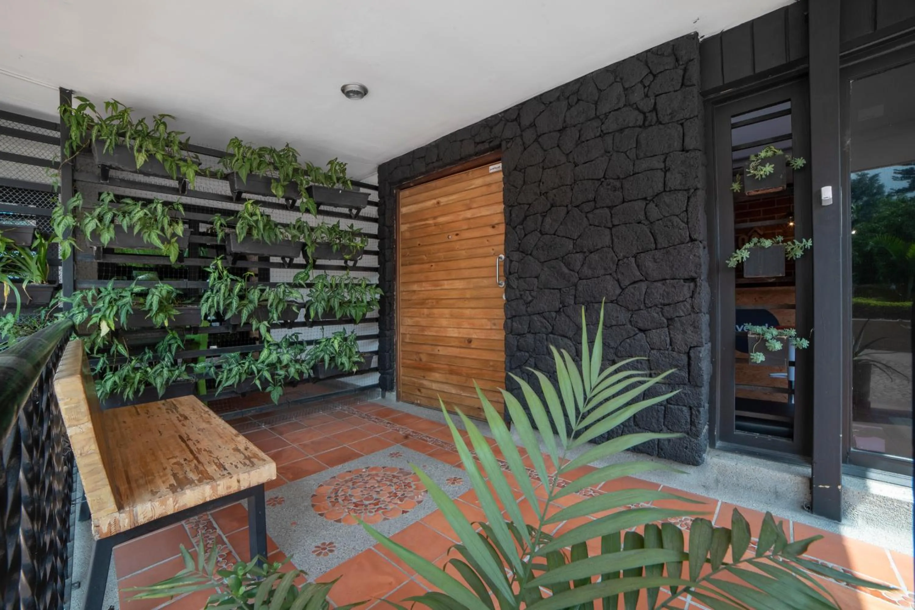 Facade/entrance in Ayenda 1224 Pixel House