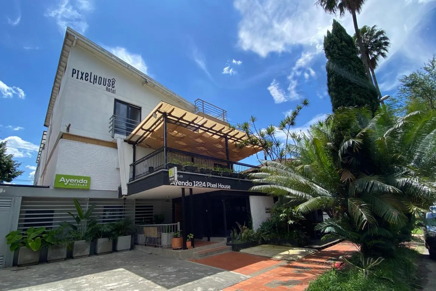 Facade/entrance in Ayenda 1224 Pixel House