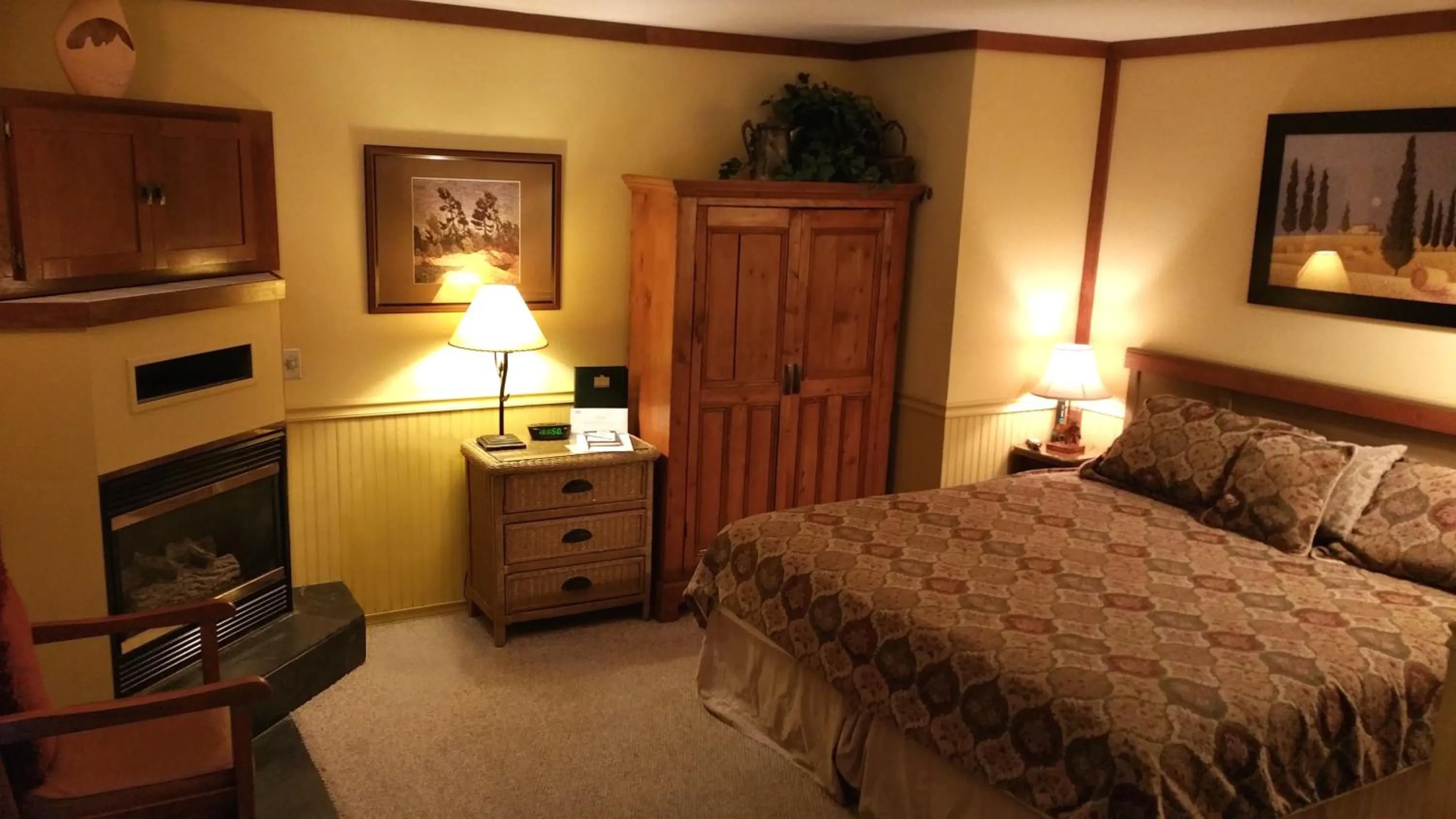 Photo of the whole room in Lodge at Sedona