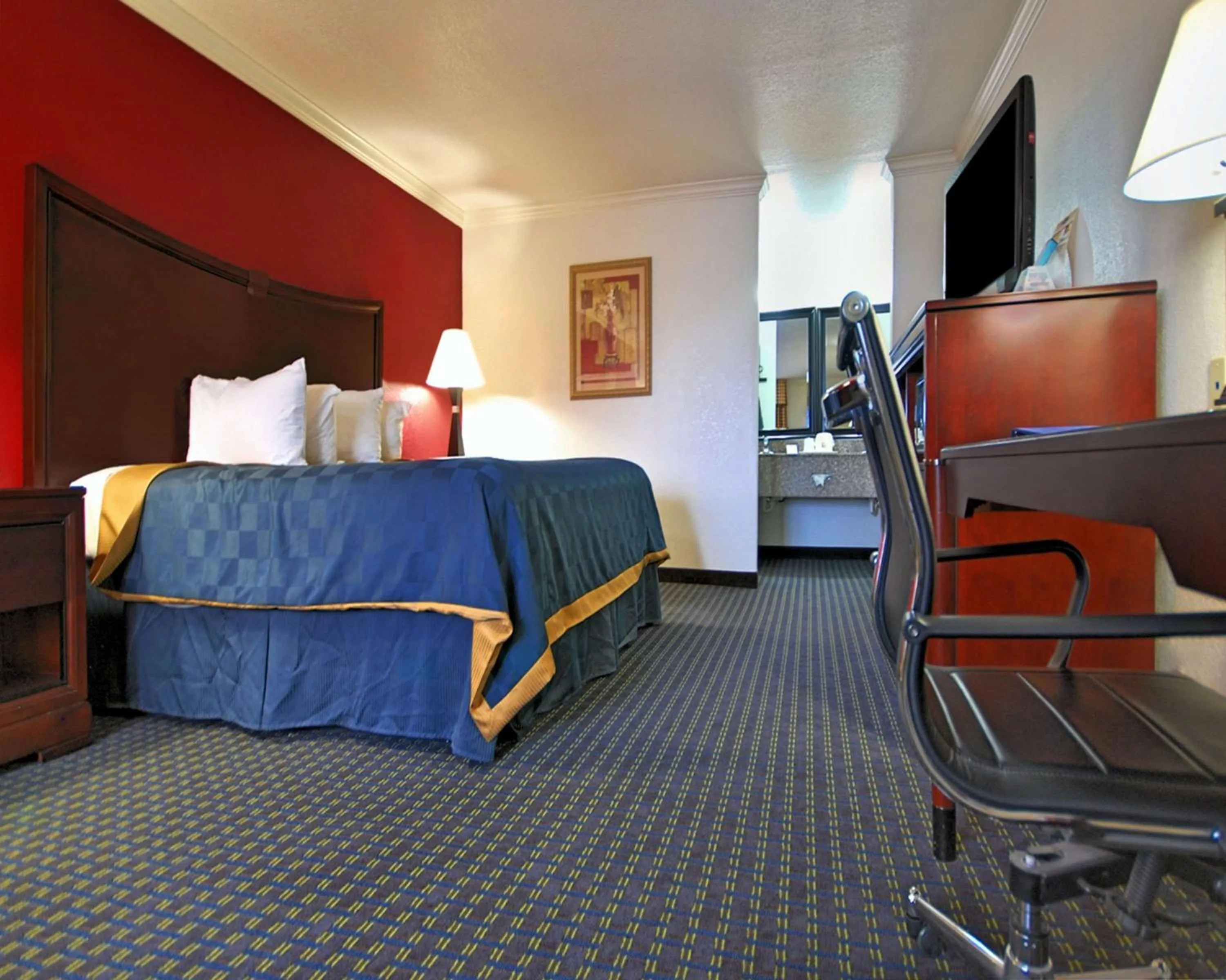 Photo of the whole room, Bed in Americas Best Value Inn Kingsville