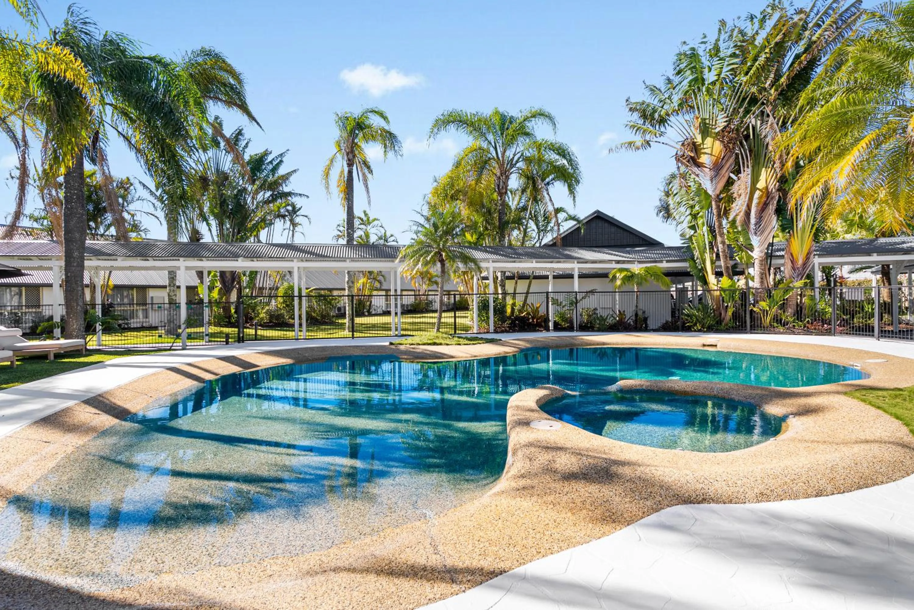 Swimming pool in Ballina Byron Islander Resort and Conference Centre