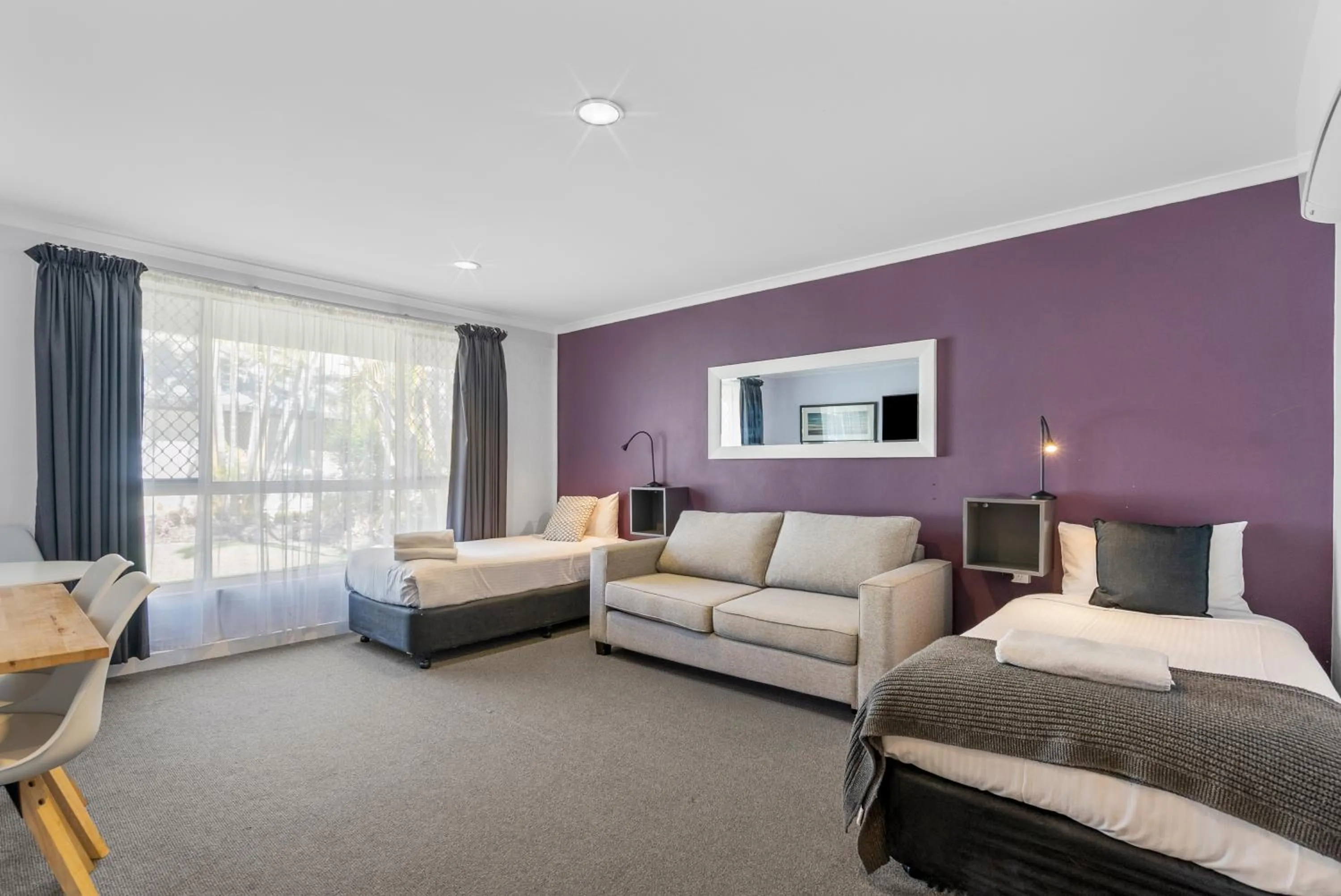 Living room, Bed in Ballina Byron Islander Resort and Conference Centre