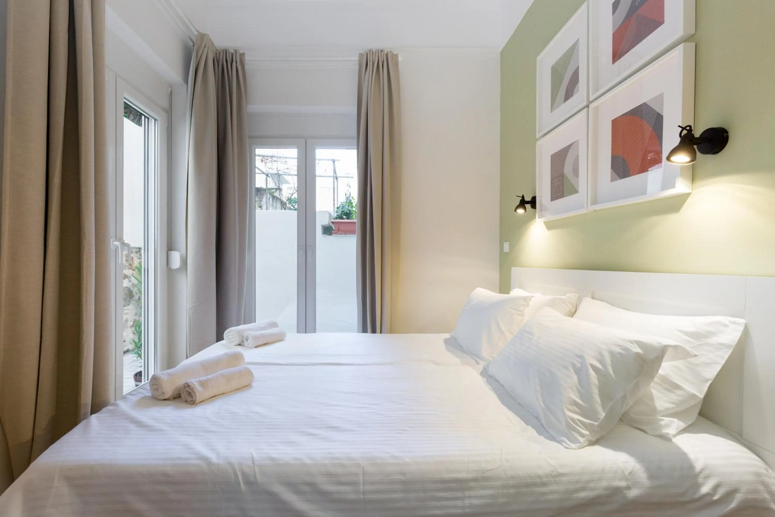 Bed in Dinostratus House