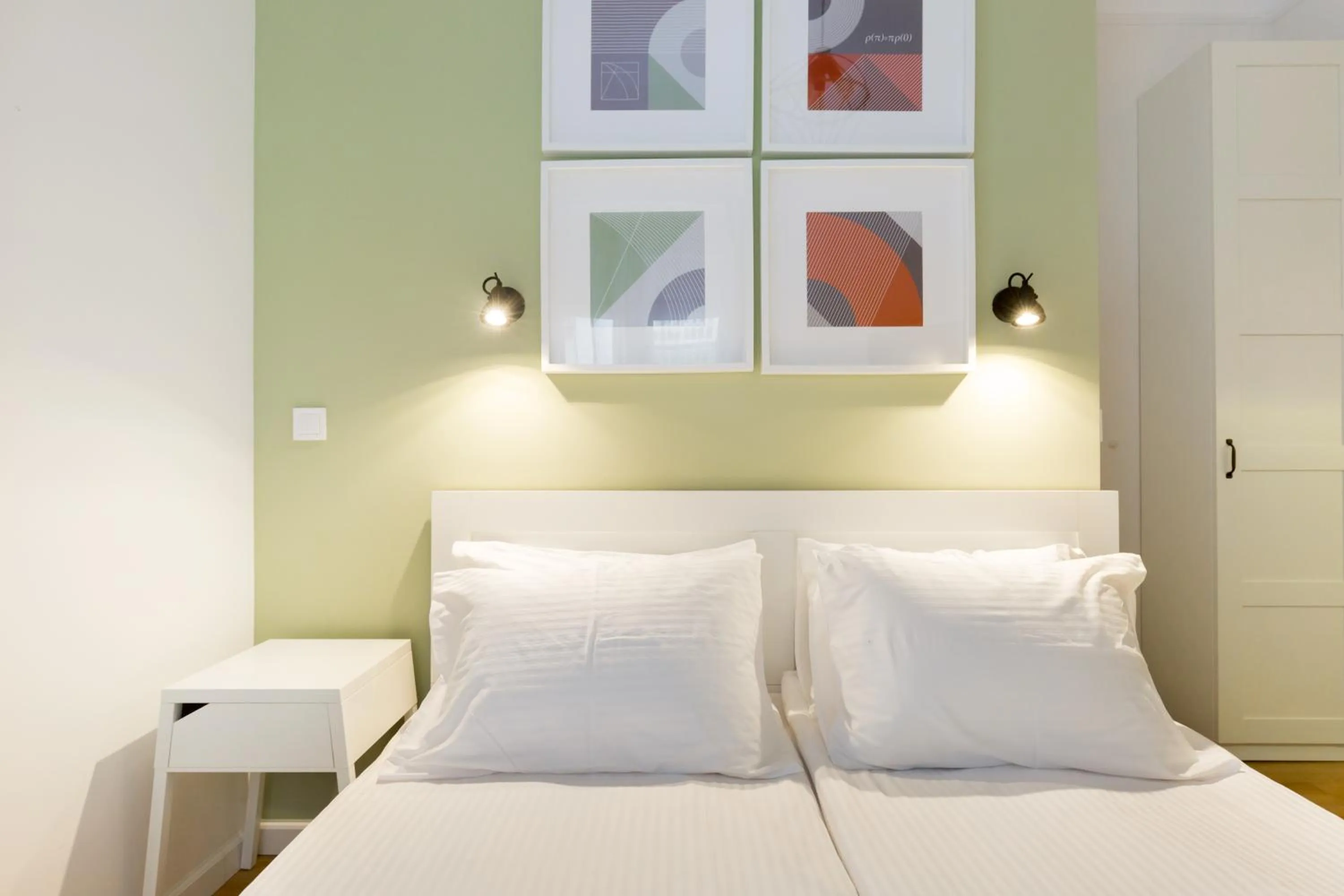 Bed in Dinostratus House