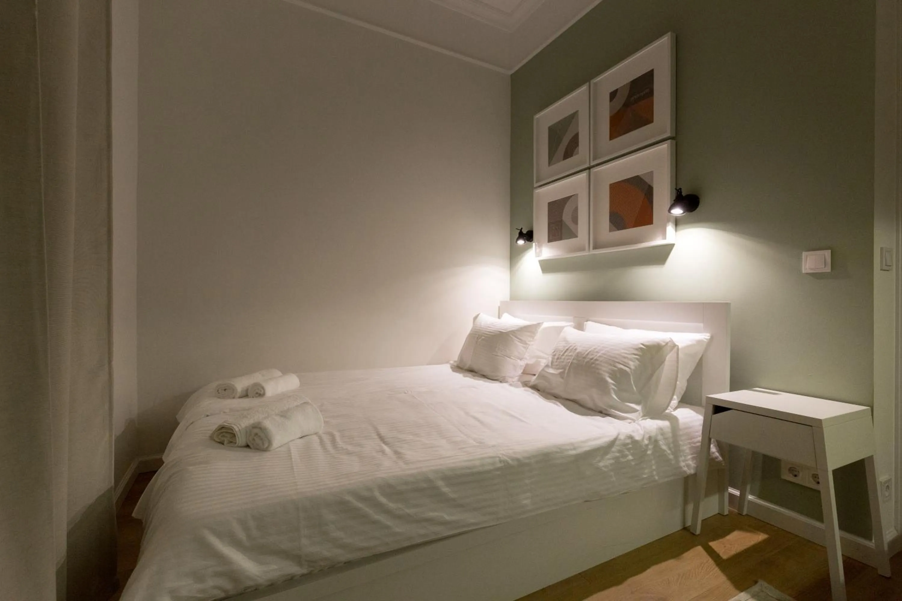 Bed in Dinostratus House