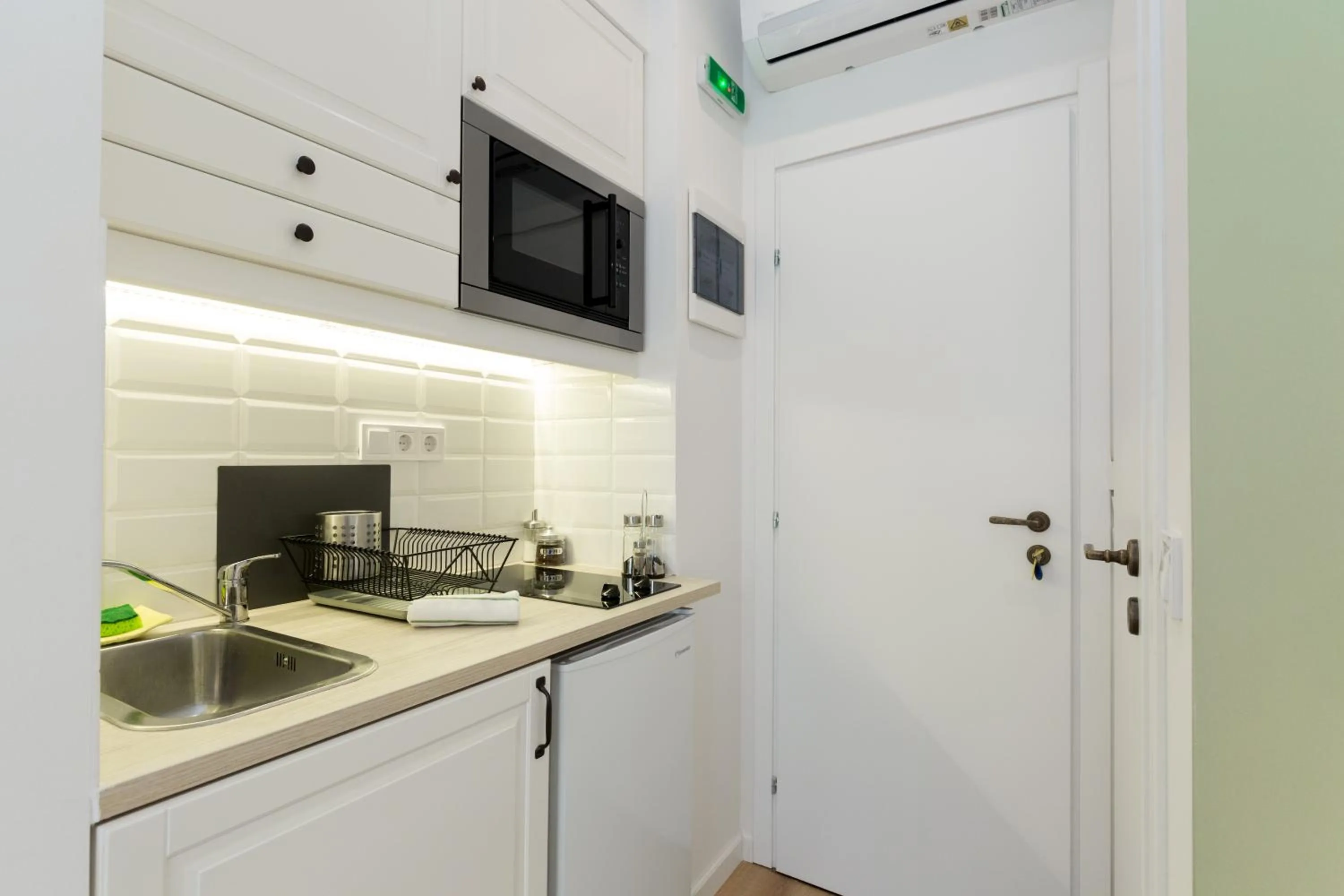 Kitchen or kitchenette in Dinostratus House