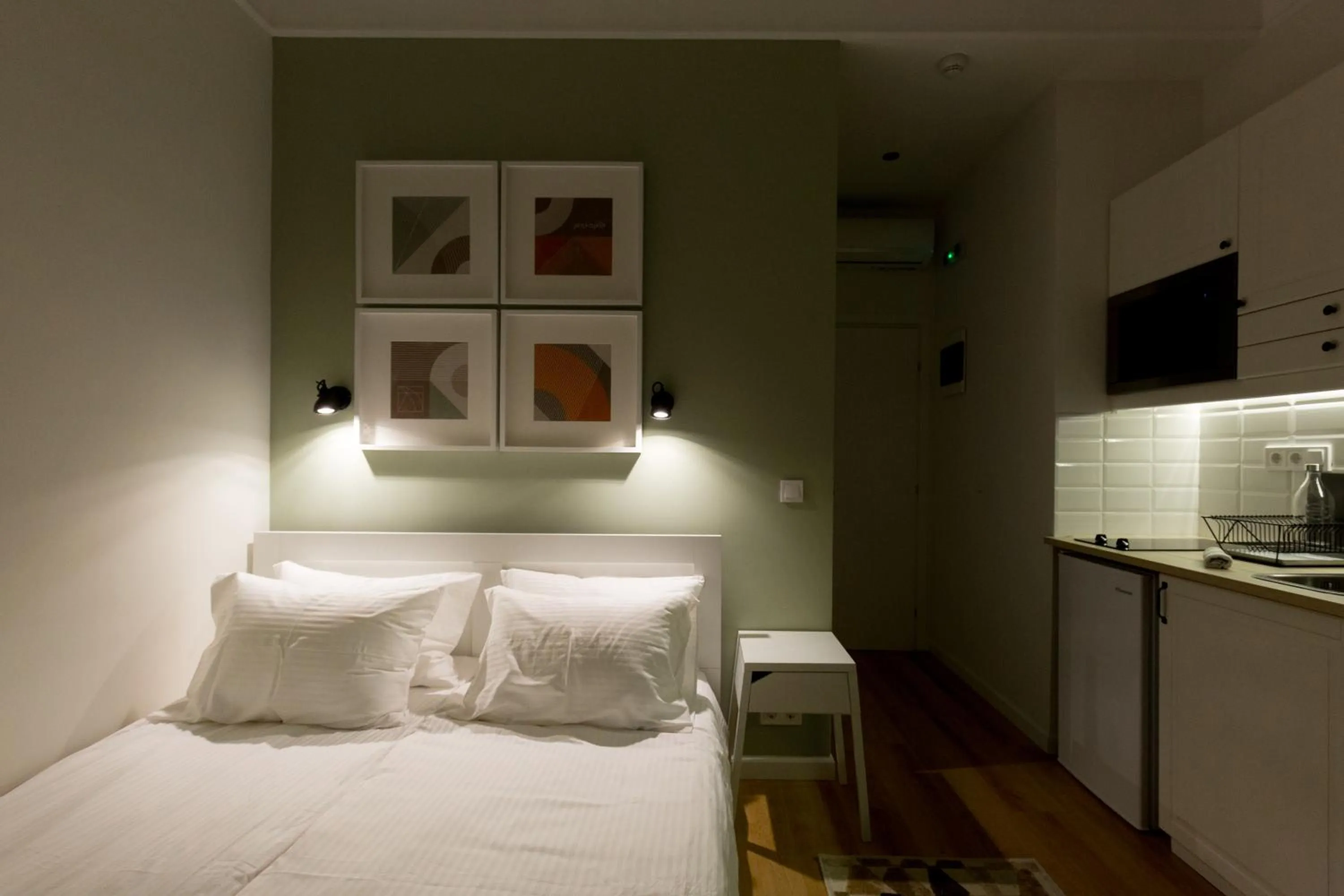 Bed in Dinostratus House