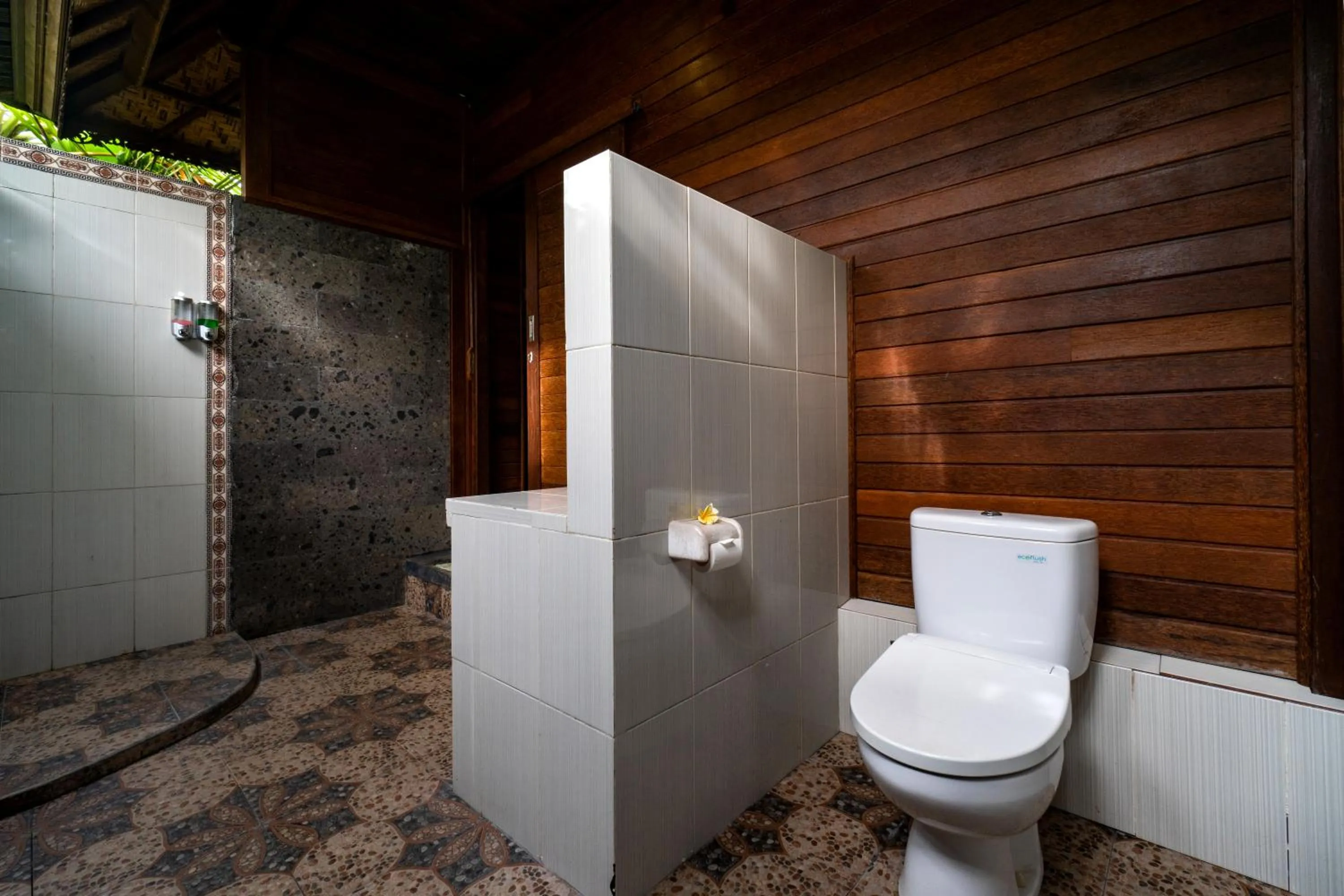 Bathroom in Sedok Jineng Villa Lembongan