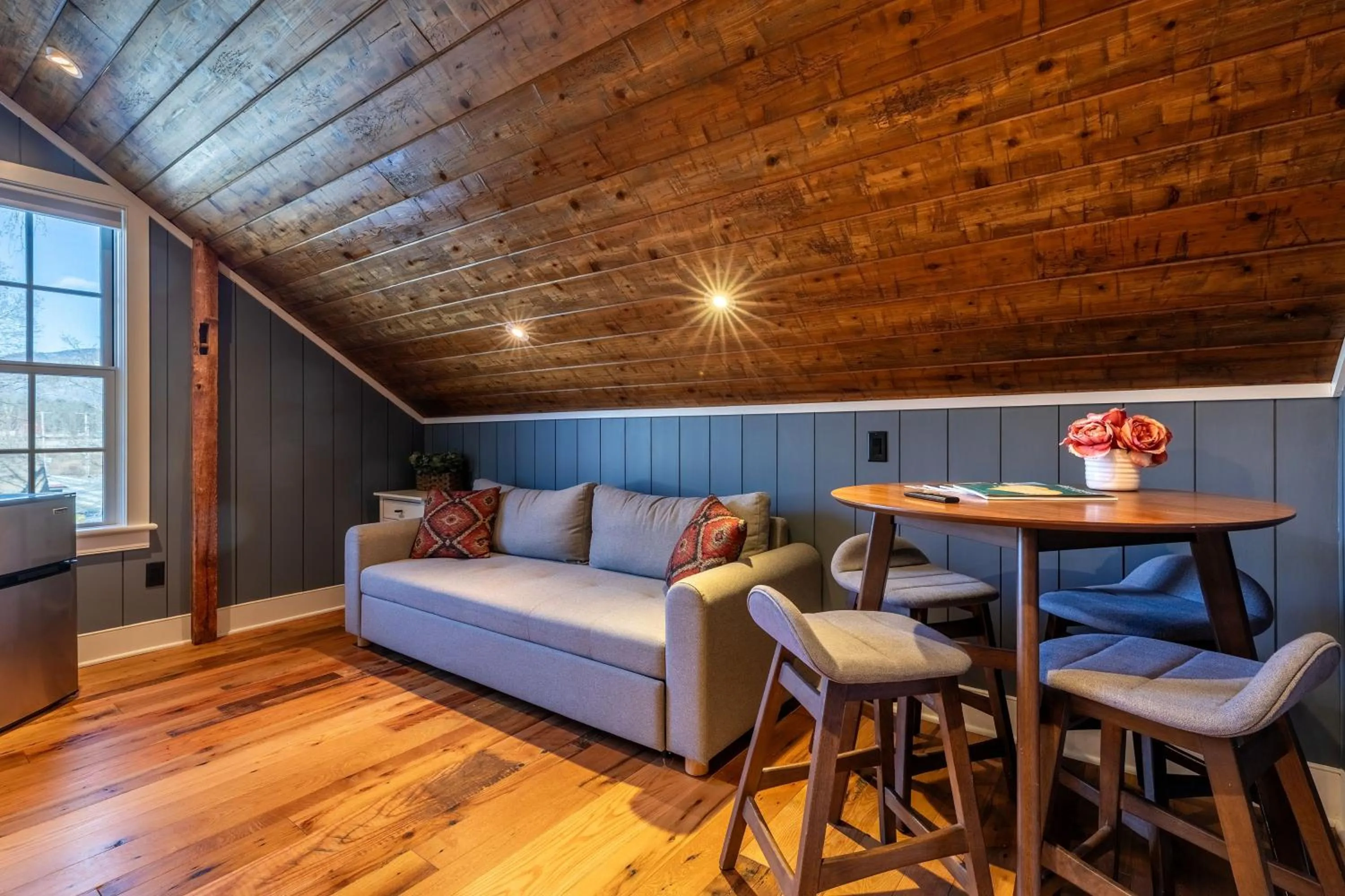 Living room in The Barnstead Inn